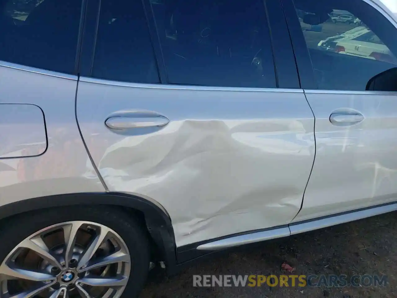 9 Photograph of a damaged car 5UXTR9C56KLP93643 BMW X3 2019