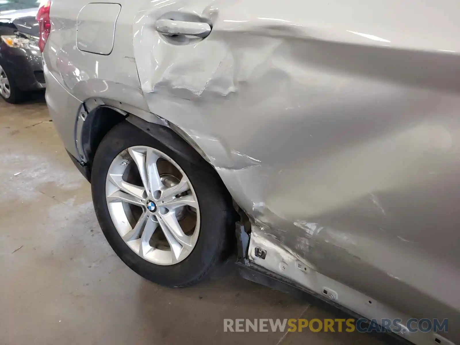 9 Photograph of a damaged car 5UXTR9C56KLP95621 BMW X3 2019