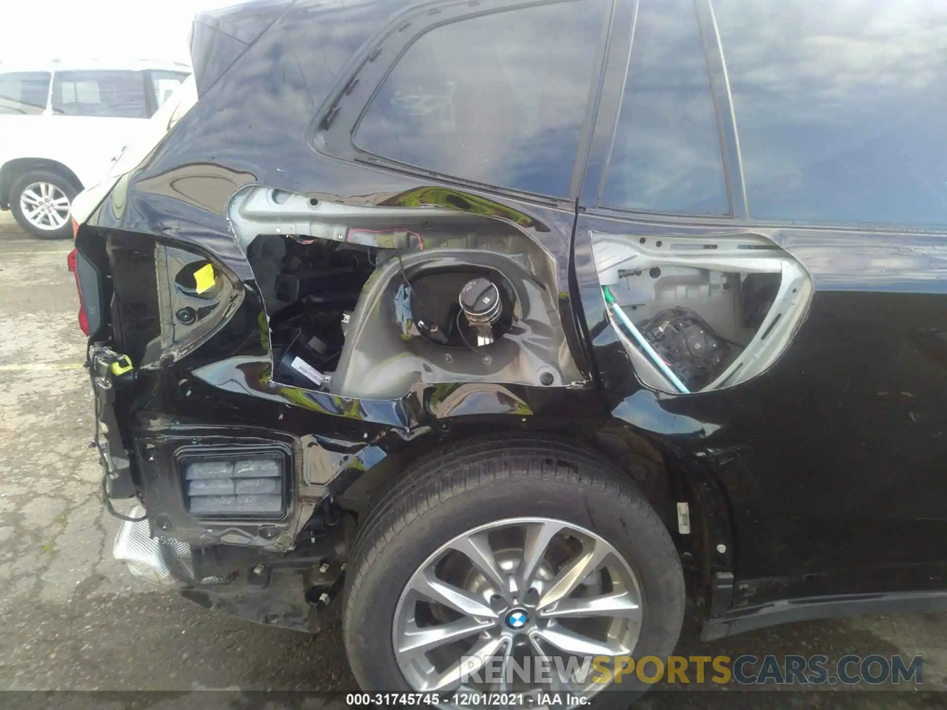 6 Photograph of a damaged car 5UXTR9C56KLR04353 BMW X3 2019