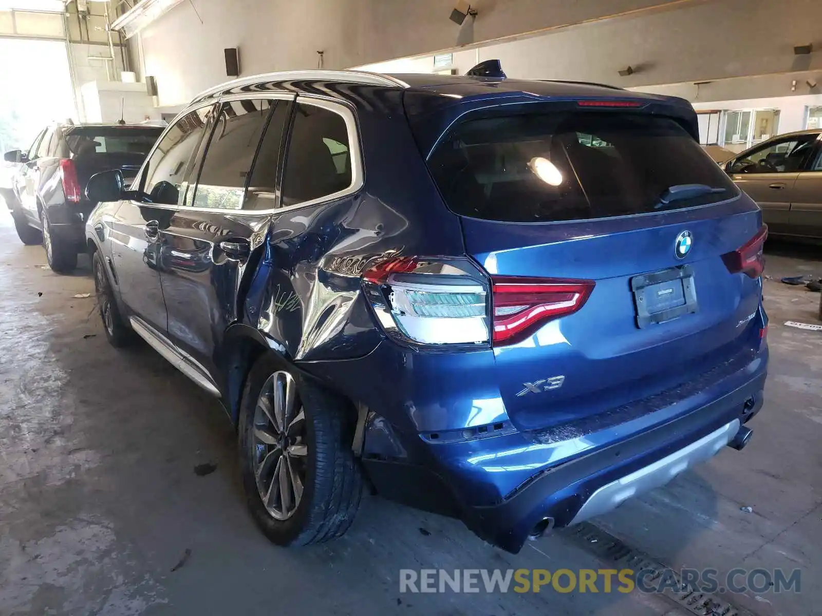 3 Photograph of a damaged car 5UXTR9C56KLR10122 BMW X3 2019