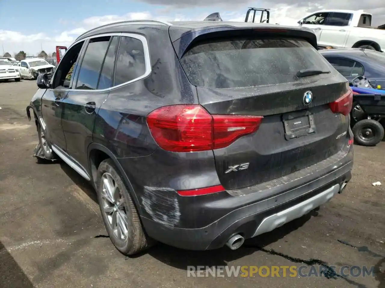 3 Photograph of a damaged car 5UXTR9C57KLE13325 BMW X3 2019