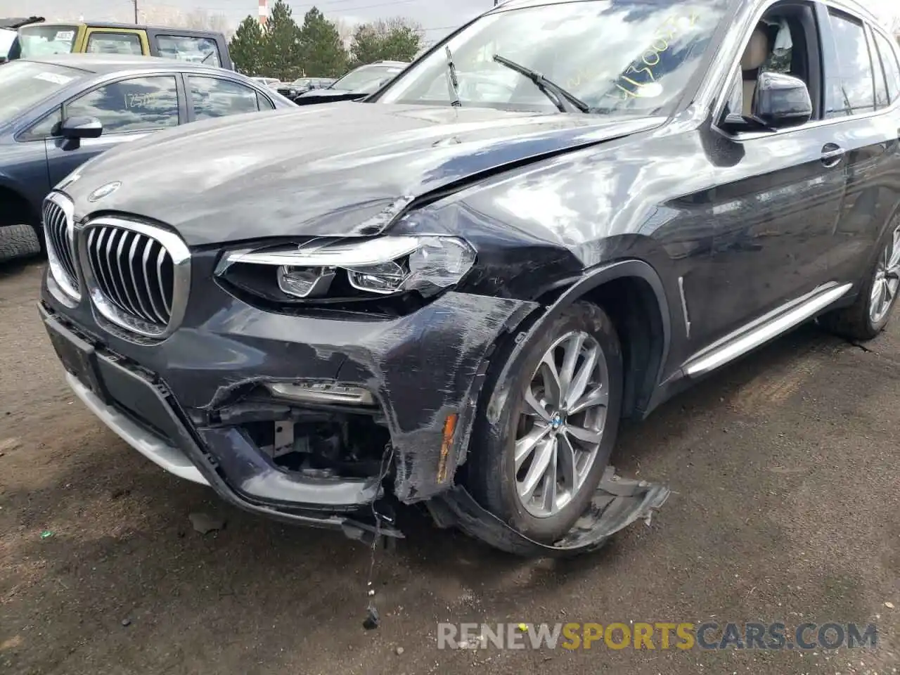 9 Photograph of a damaged car 5UXTR9C57KLE13325 BMW X3 2019