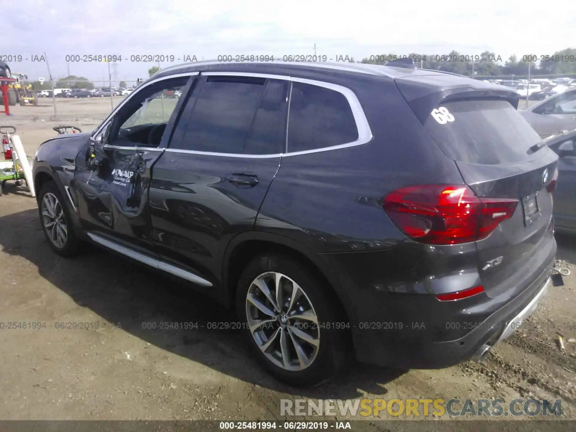 3 Photograph of a damaged car 5UXTR9C57KLE18041 BMW X3 2019