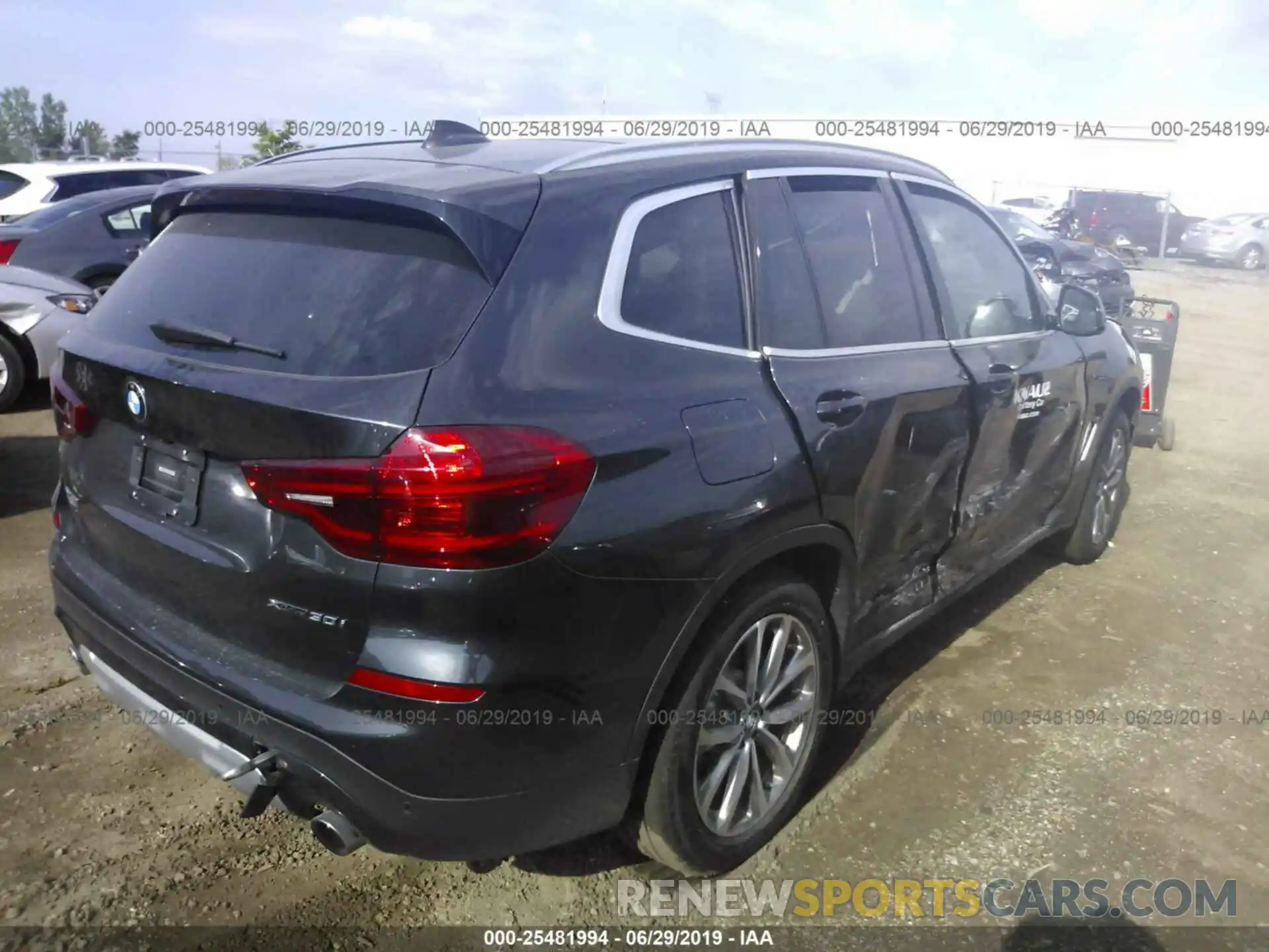 4 Фотография поврежденного автомобиля 5UXTR9C57KLE18041 BMW X3 2019