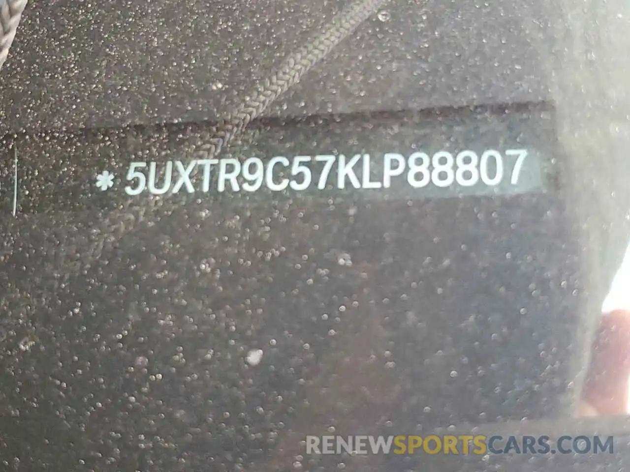 10 Photograph of a damaged car 5UXTR9C57KLP88807 BMW X3 2019