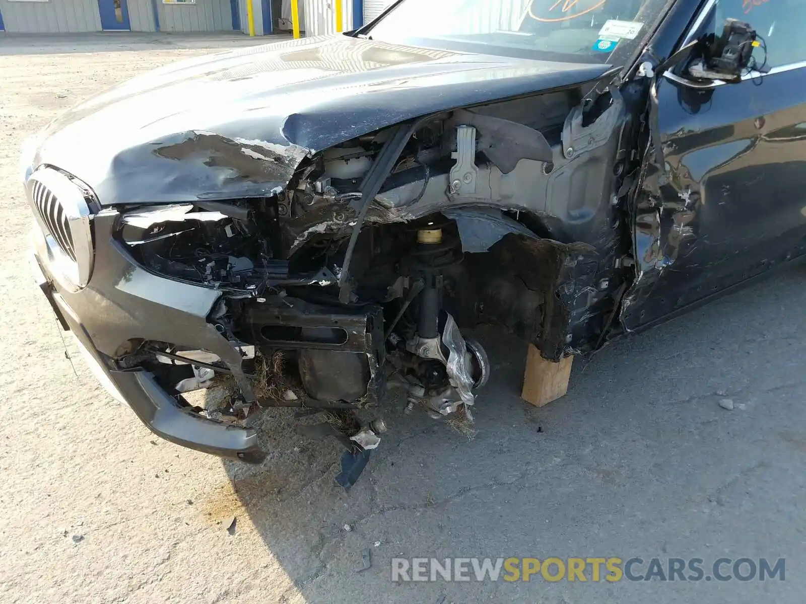 9 Photograph of a damaged car 5UXTR9C58KLD92341 BMW X3 2019