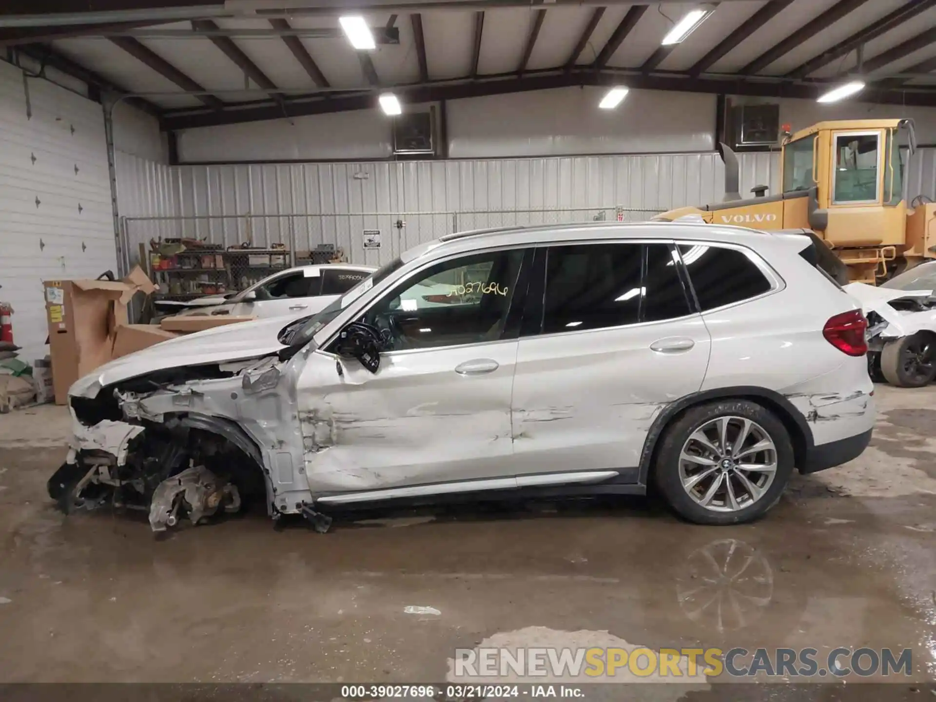 14 Photograph of a damaged car 5UXTR9C58KLD95949 BMW X3 2019