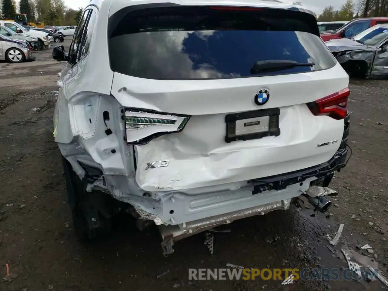 9 Photograph of a damaged car 5UXTR9C58KLE17299 BMW X3 2019