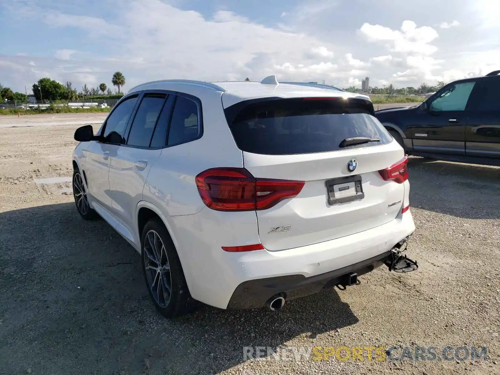 3 Photograph of a damaged car 5UXTR9C58KLE17352 BMW X3 2019