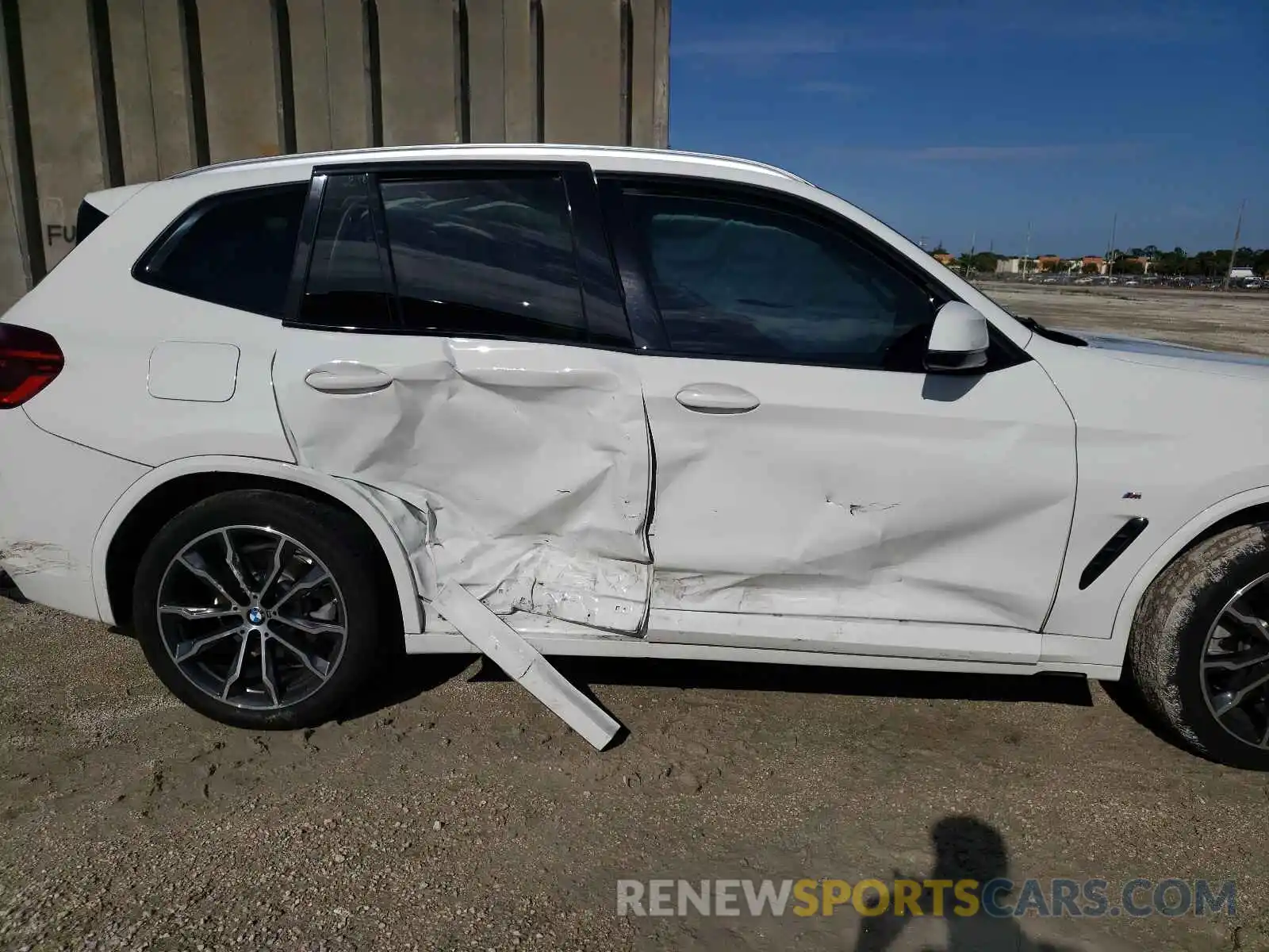 8 Photograph of a damaged car 5UXTR9C58KLE17352 BMW X3 2019