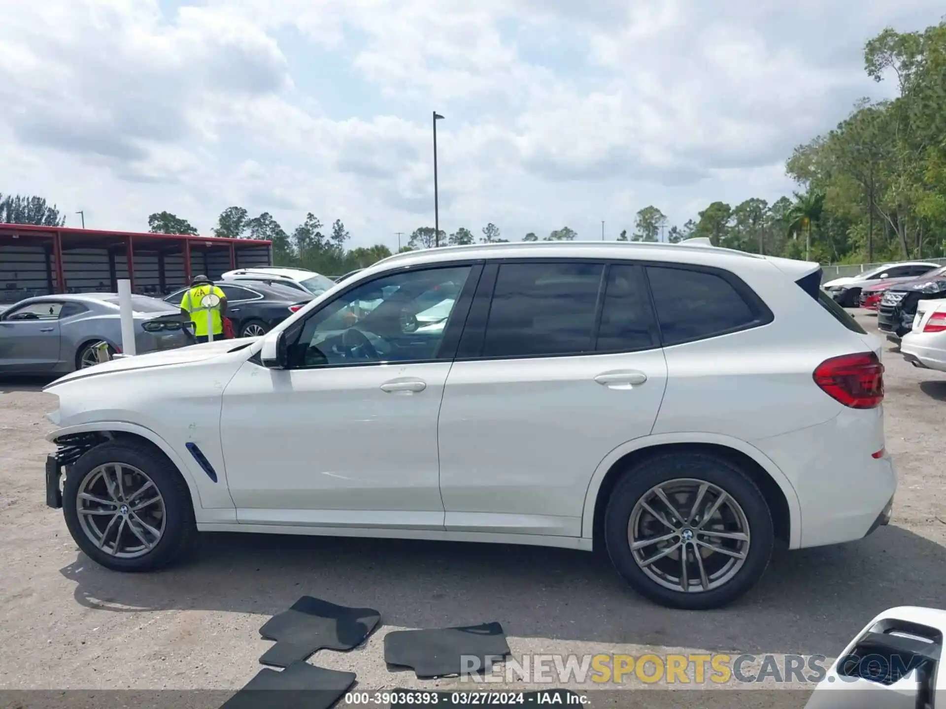 15 Photograph of a damaged car 5UXTR9C58KLP95314 BMW X3 2019