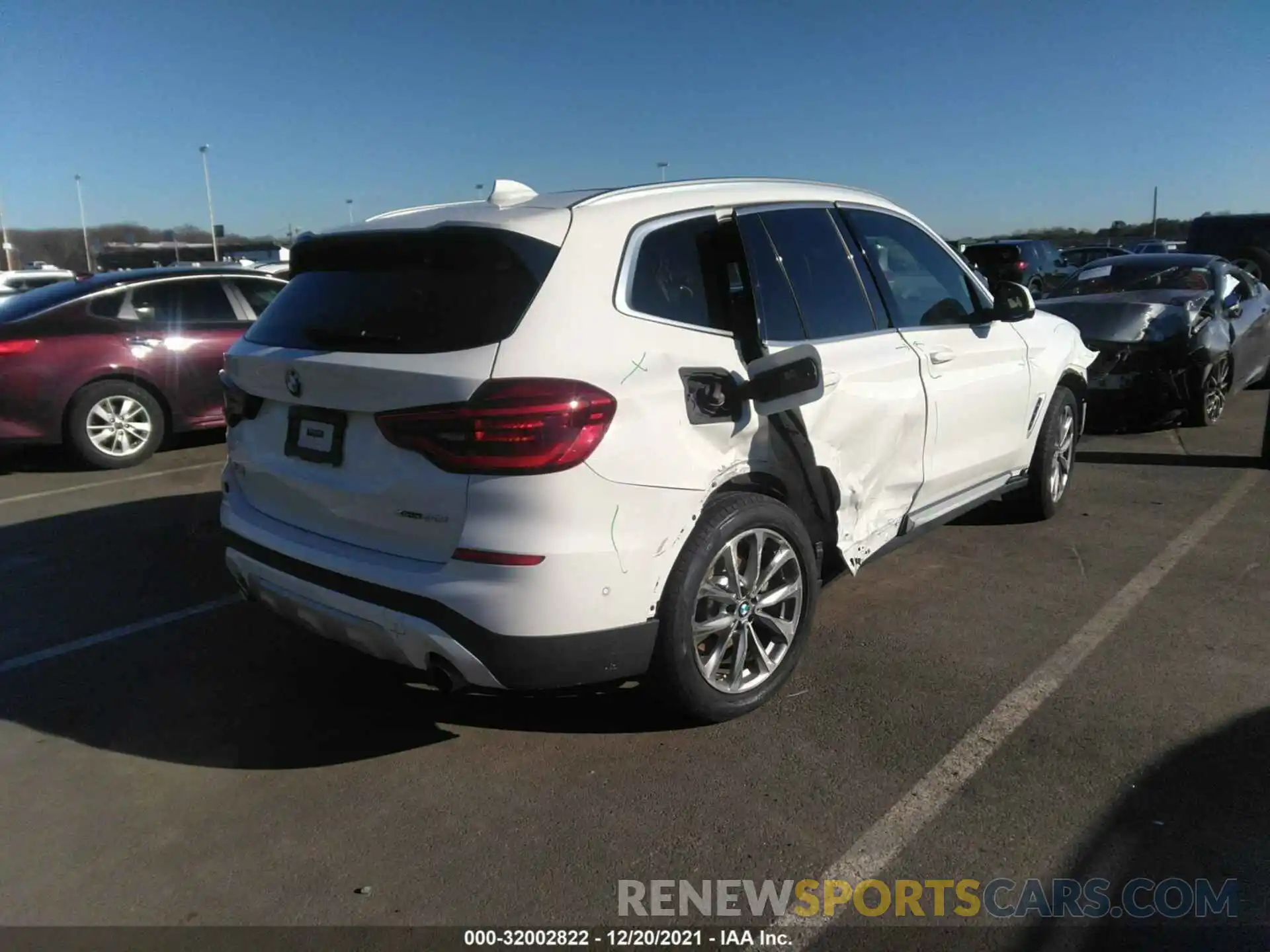 4 Photograph of a damaged car 5UXTR9C58KLR11210 BMW X3 2019