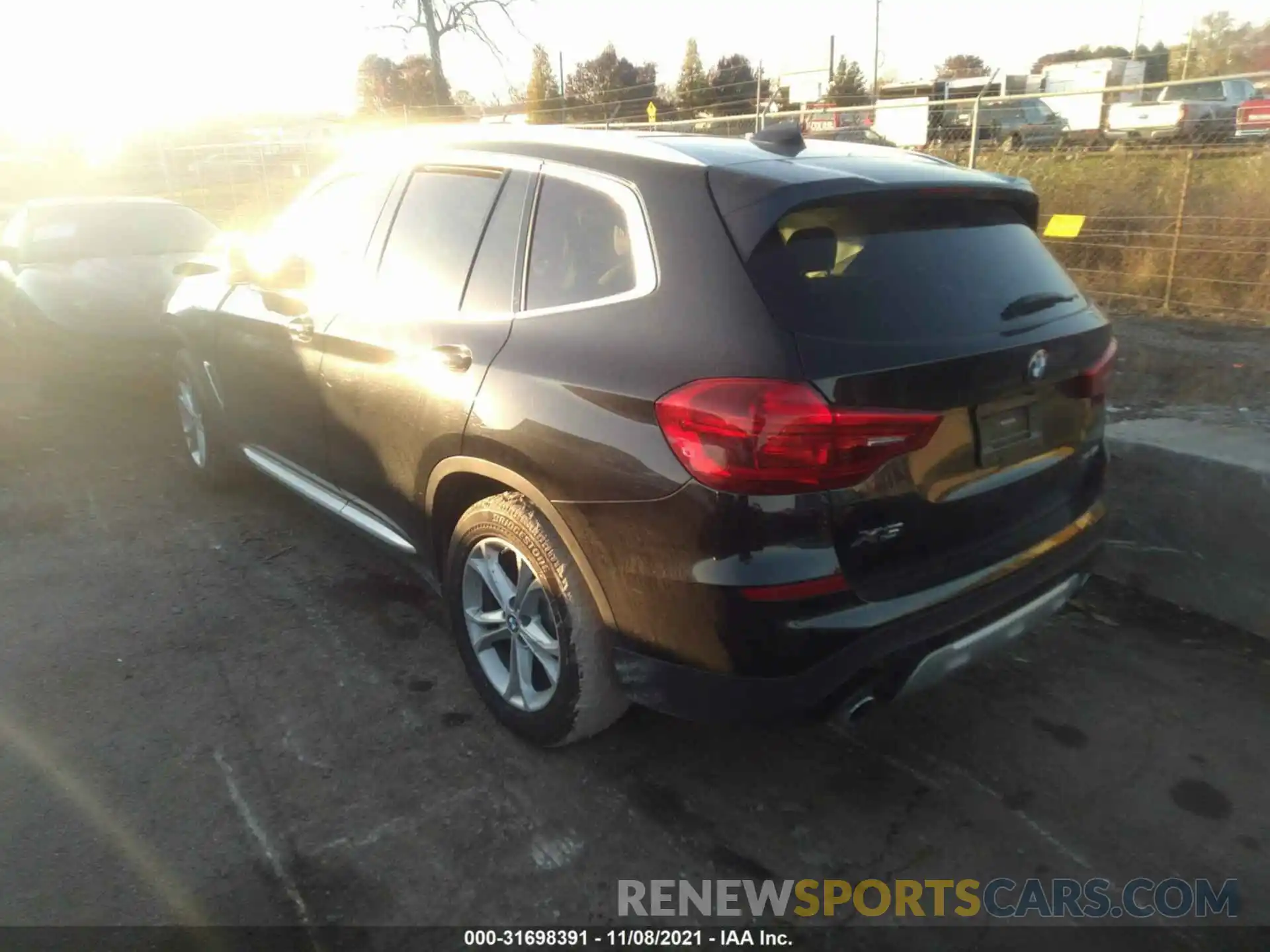 3 Photograph of a damaged car 5UXTR9C59KLD91005 BMW X3 2019