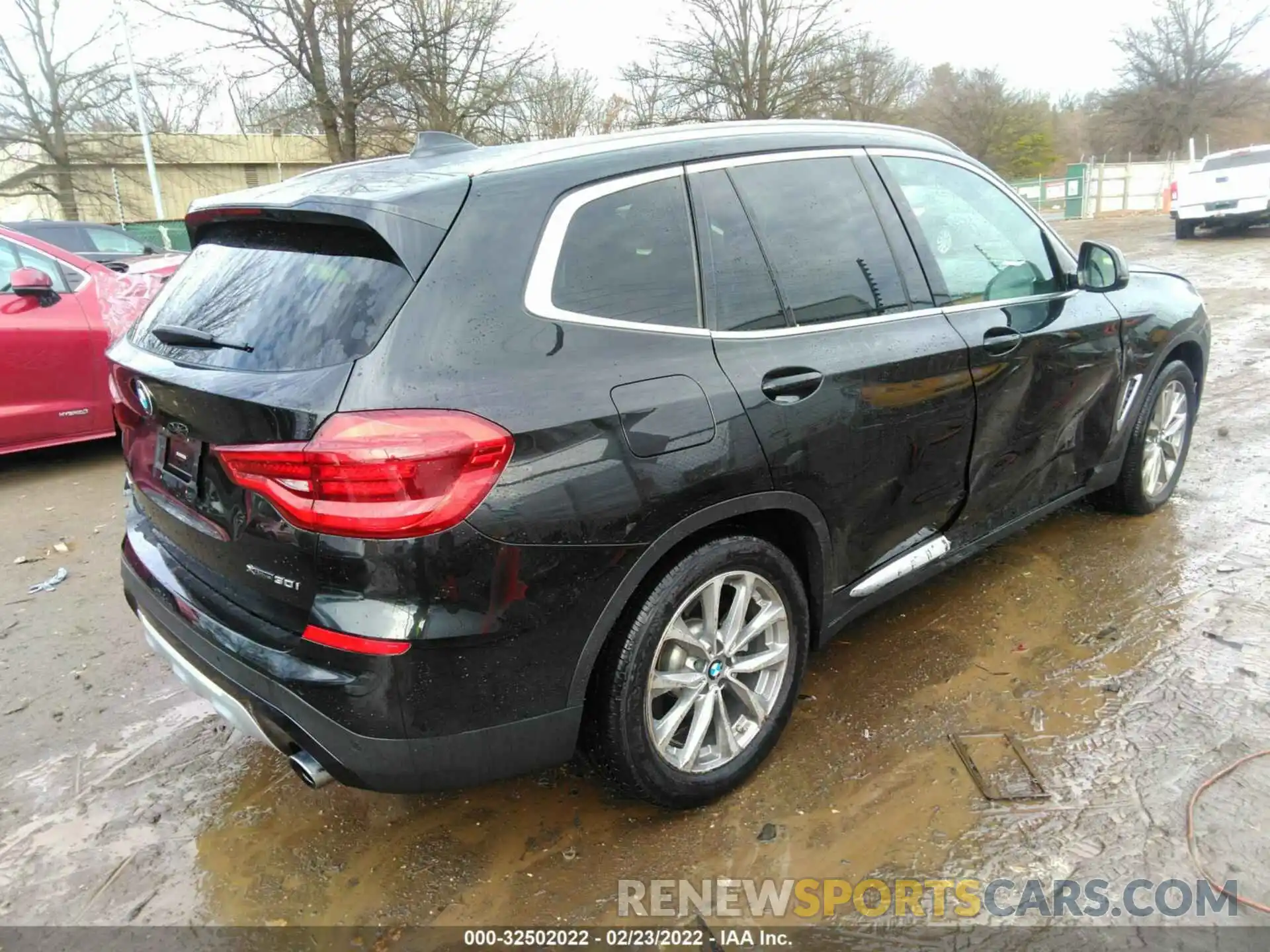 4 Photograph of a damaged car 5UXTR9C59KLD96110 BMW X3 2019