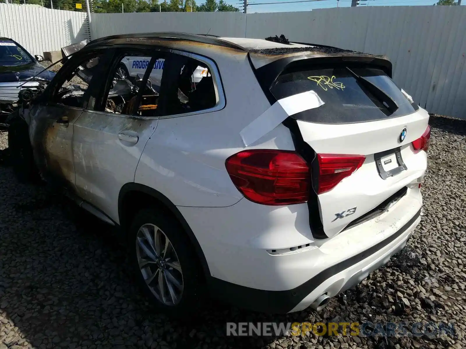 10 Photograph of a damaged car 5UXTR9C59KLE11575 BMW X3 2019