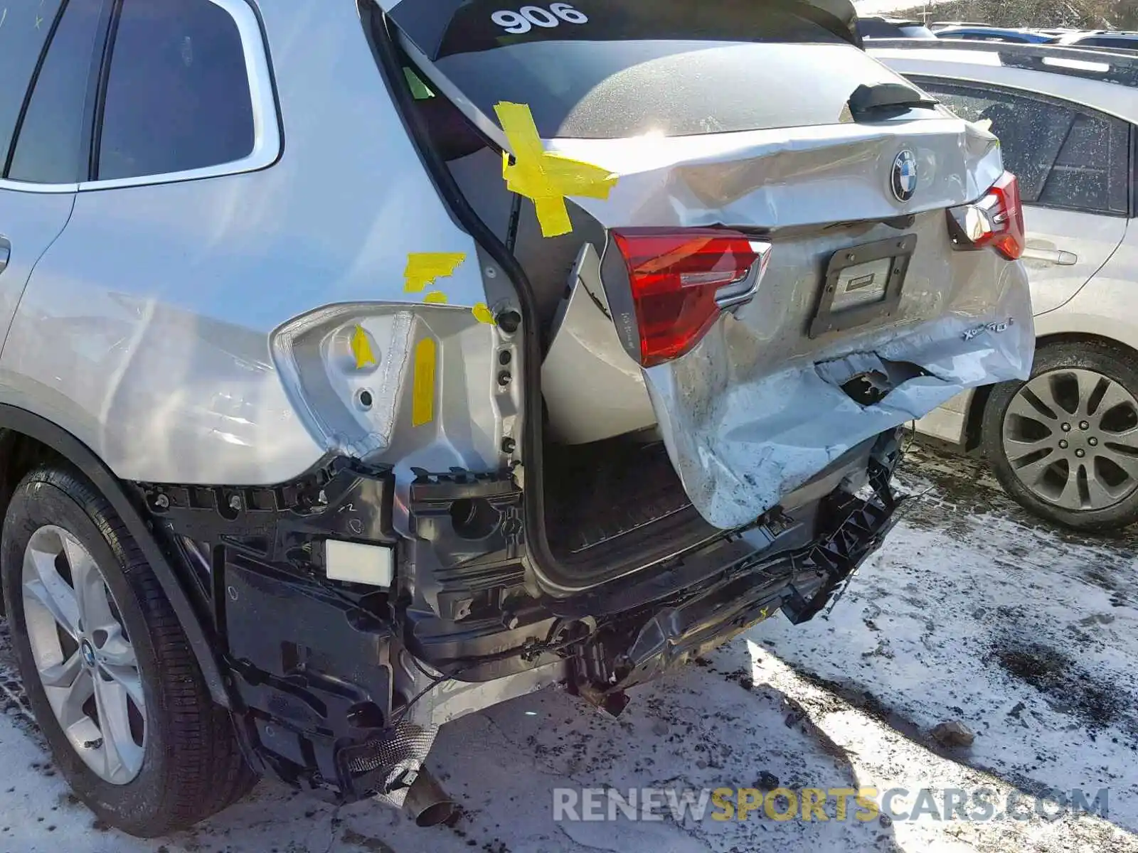 9 Photograph of a damaged car 5UXTR9C59KLE16775 BMW X3 2019