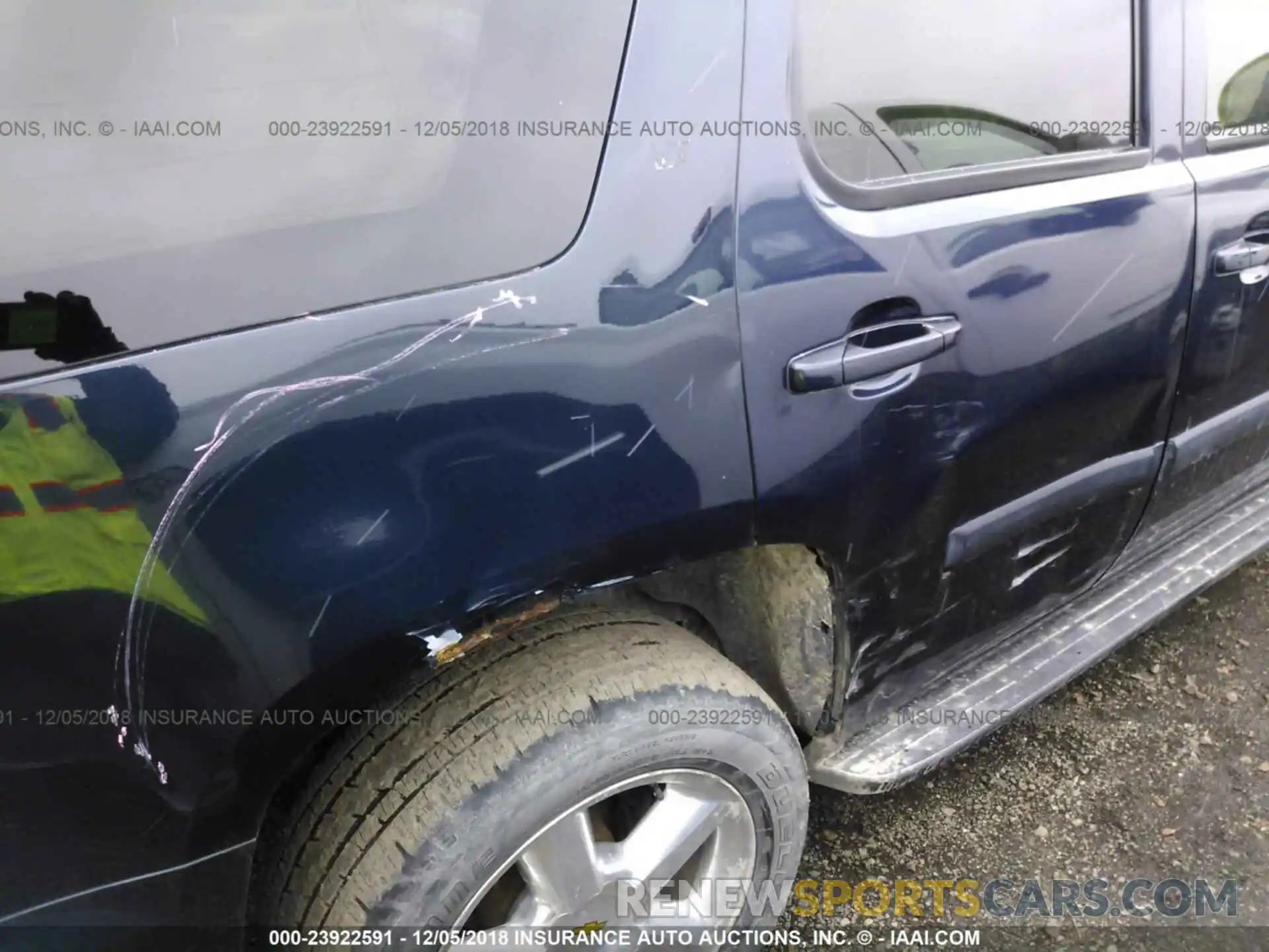 6 Photograph of a damaged car 5UXTR9C59KLE19045 BMW X3 2019