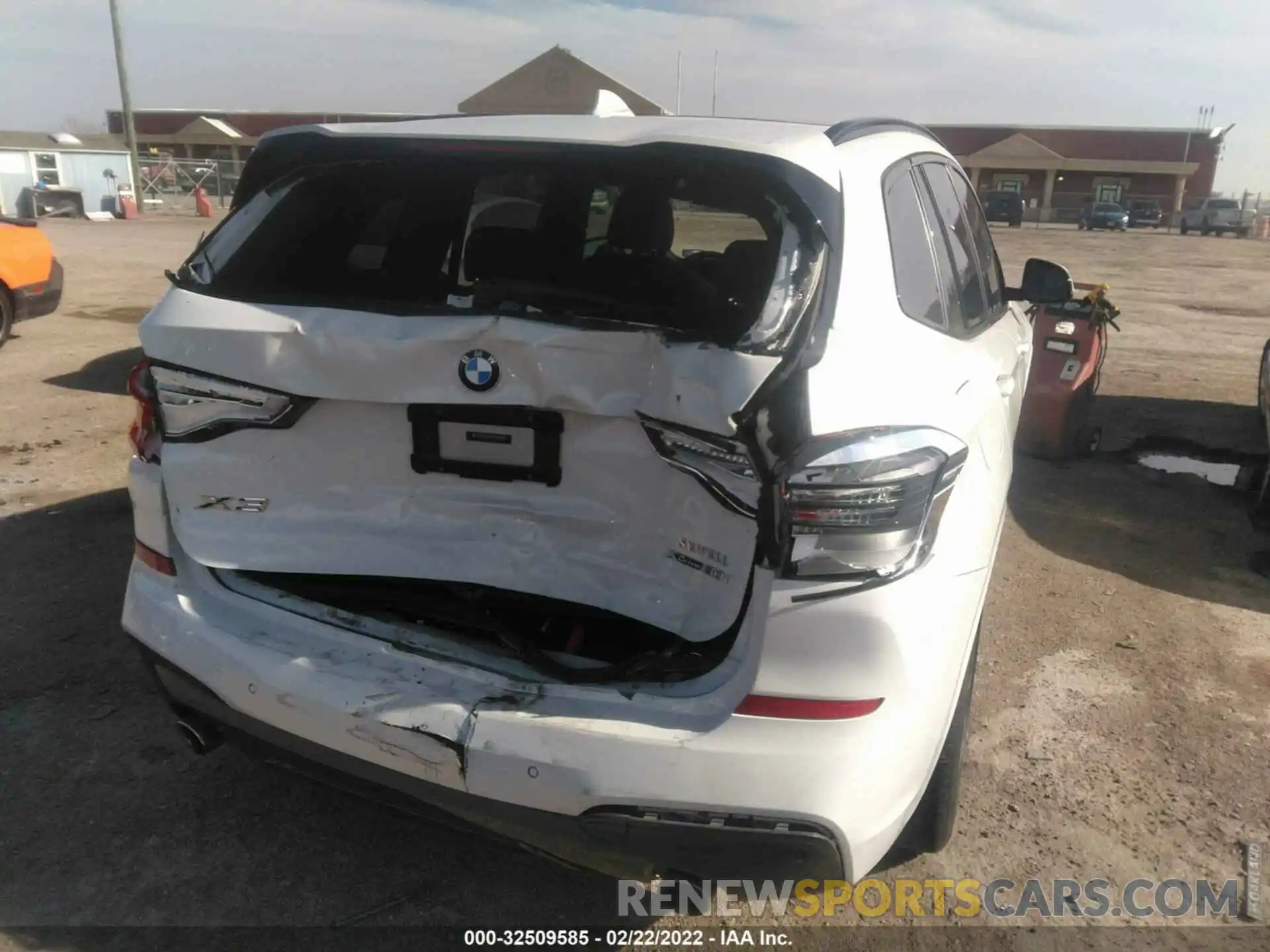 6 Photograph of a damaged car 5UXTR9C59KLP84810 BMW X3 2019