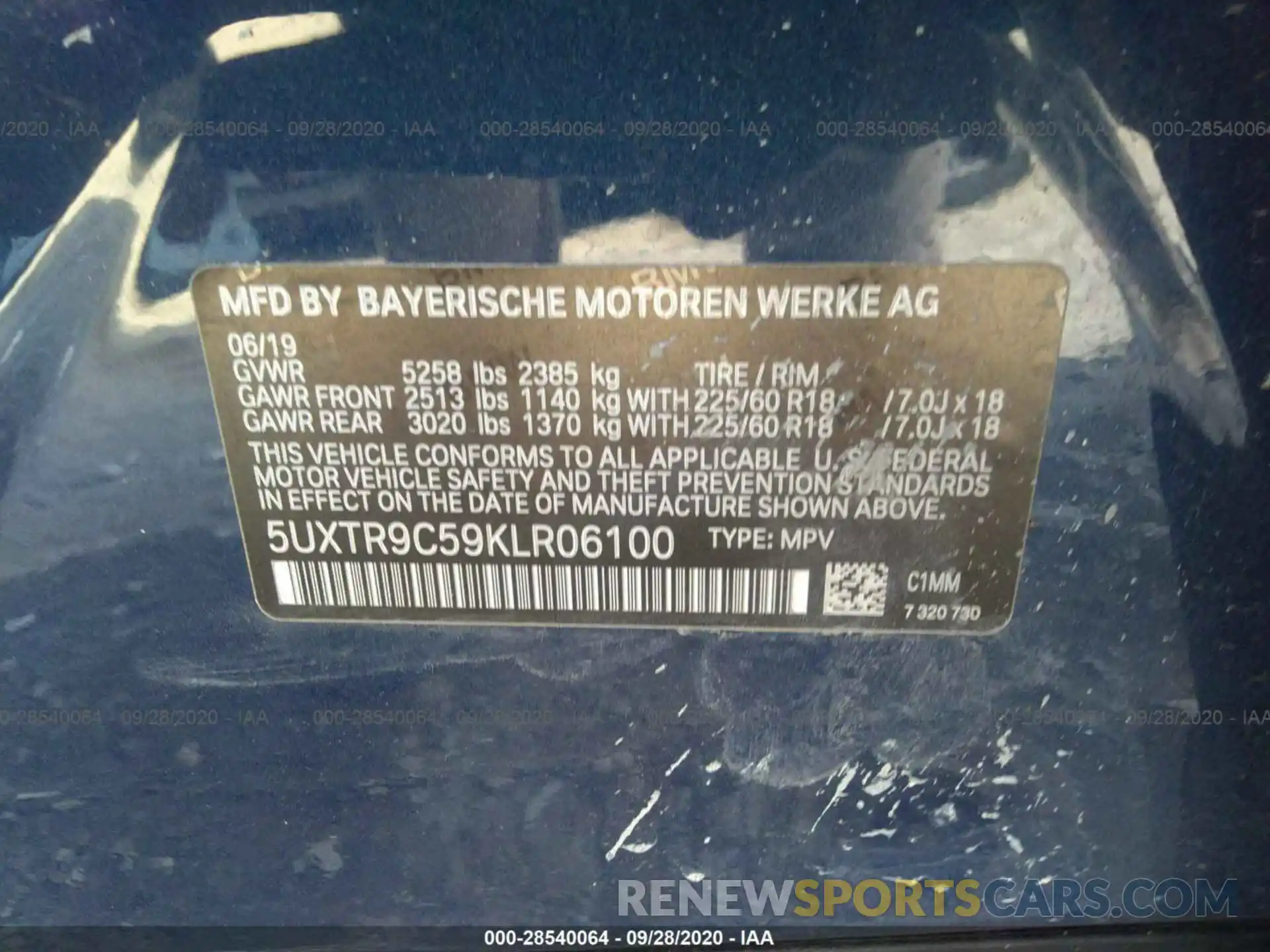 9 Photograph of a damaged car 5UXTR9C59KLR06100 BMW X3 2019