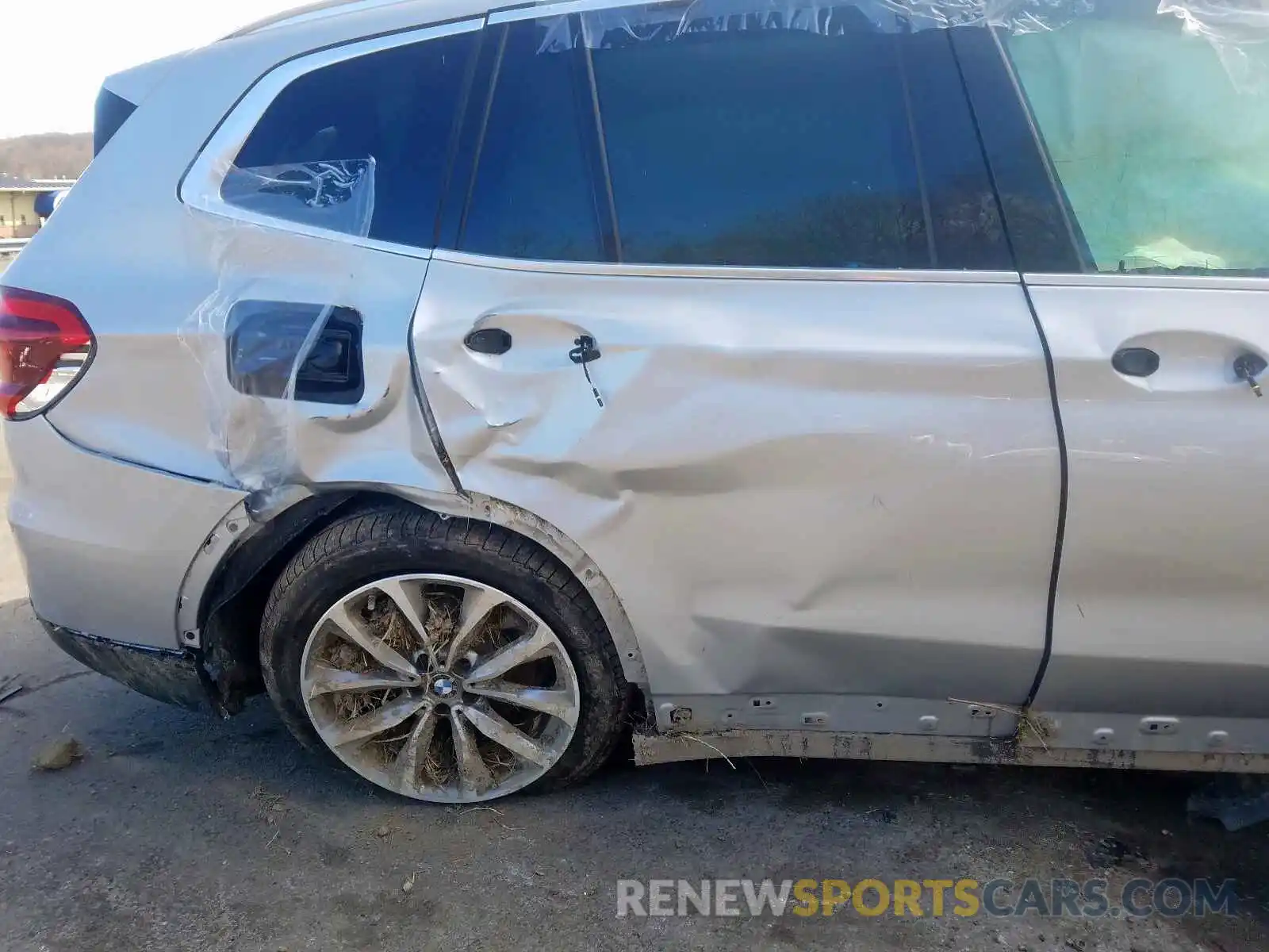 9 Photograph of a damaged car 5UXTR9C5XKLE12282 BMW X3 2019