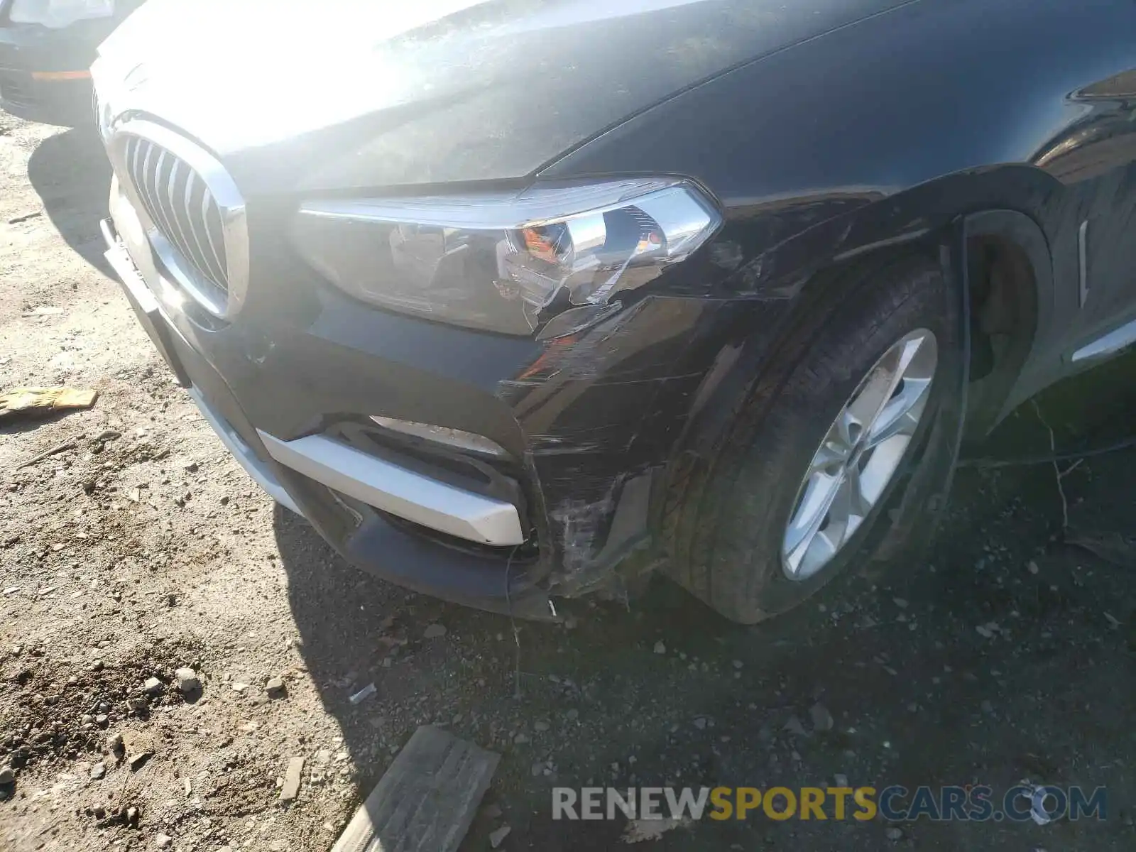 9 Photograph of a damaged car 5UXTR9C5XKLE18275 BMW X3 2019