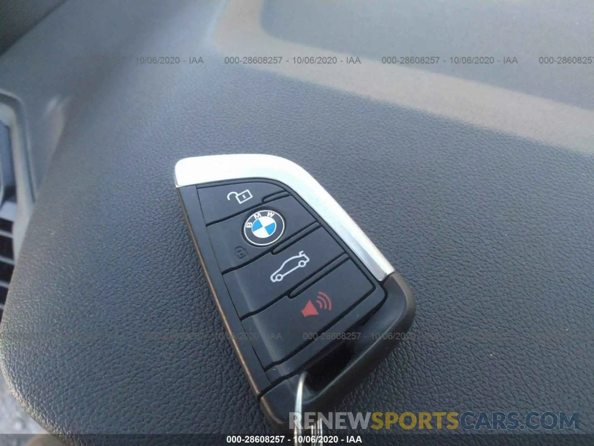 11 Photograph of a damaged car 5UXTR9C5XKLP77025 BMW X3 2019