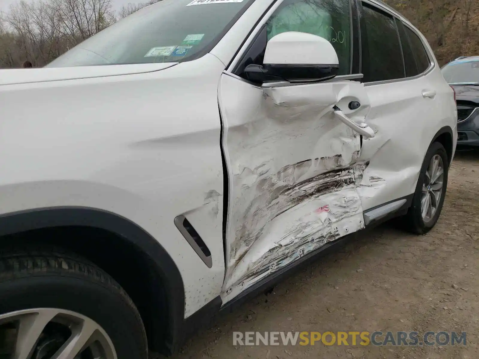 10 Photograph of a damaged car 5UXTR9C5XKLP83651 BMW X3 2019