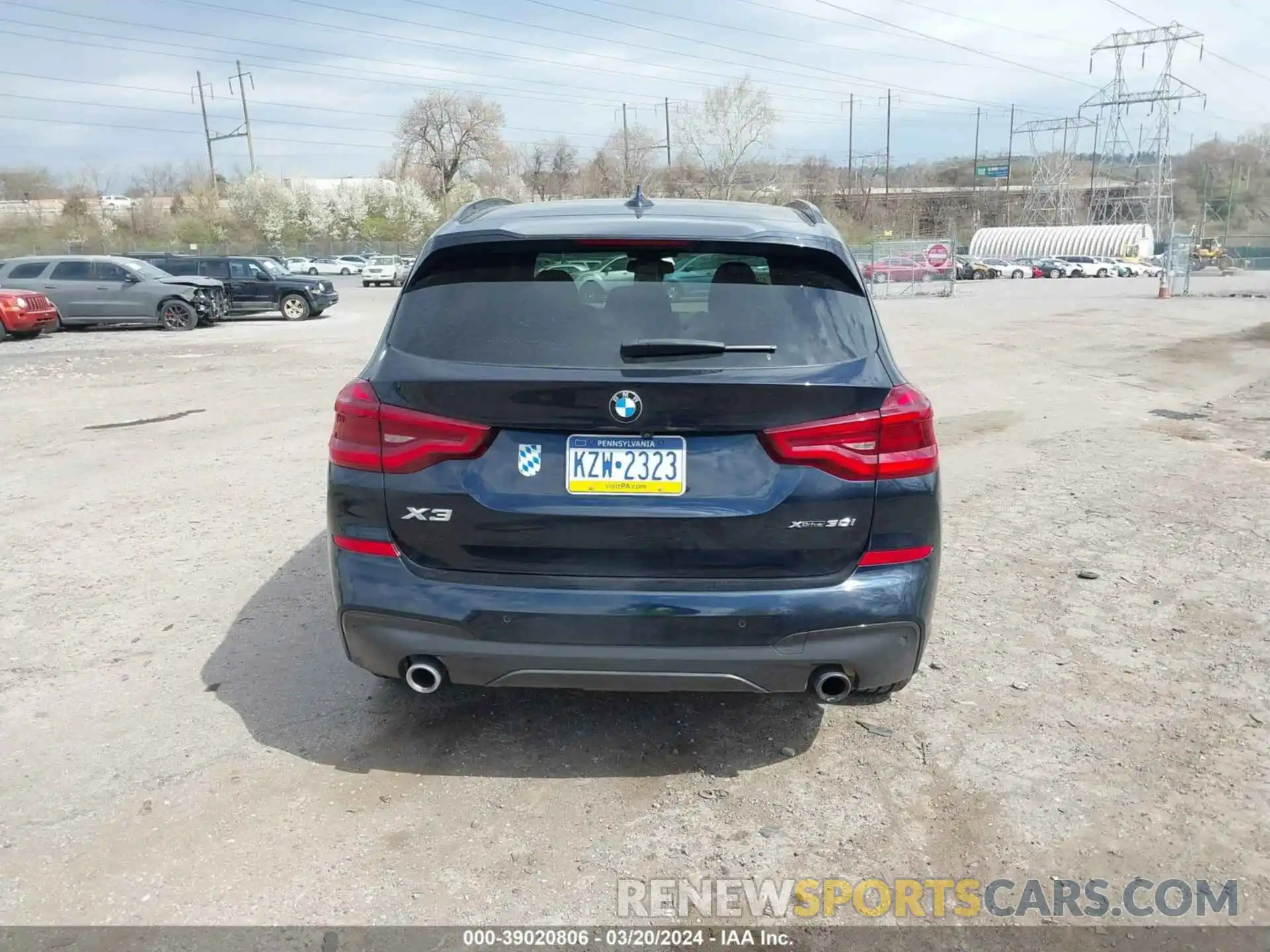 17 Photograph of a damaged car 5UXTR9C5XKLP86114 BMW X3 2019