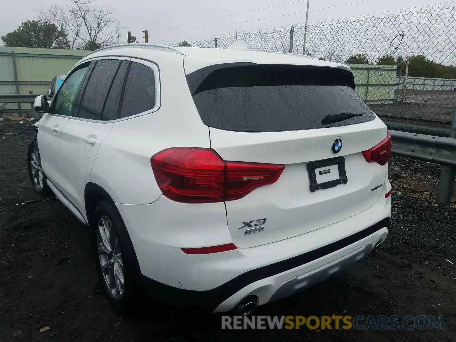 3 Photograph of a damaged car 5UXTR9C5XKLP89644 BMW X3 2019