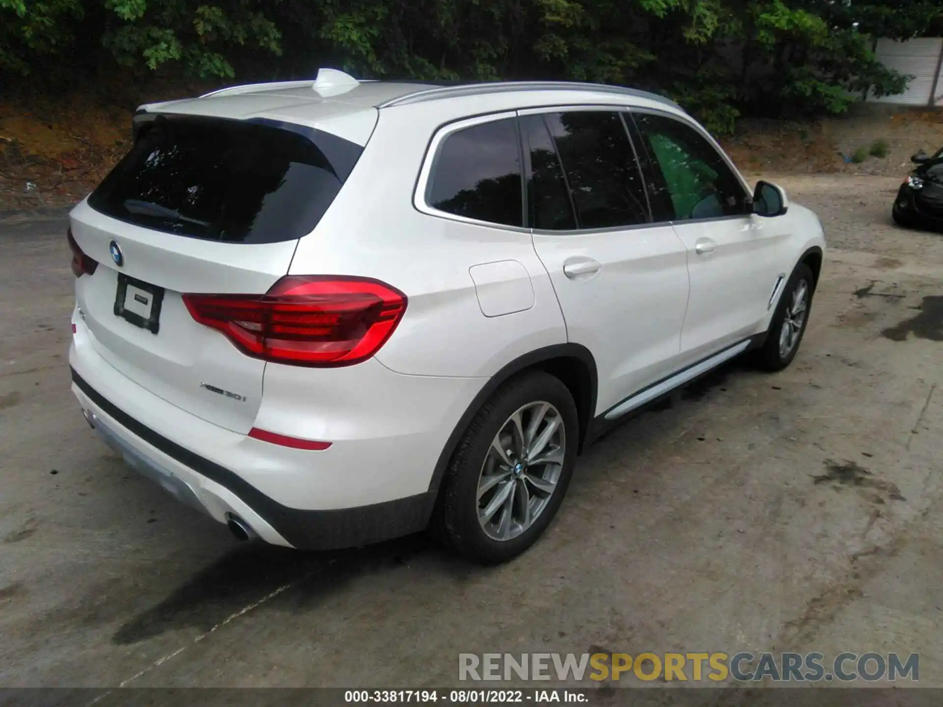 4 Photograph of a damaged car 5UXTR9C5XKLR04405 BMW X3 2019