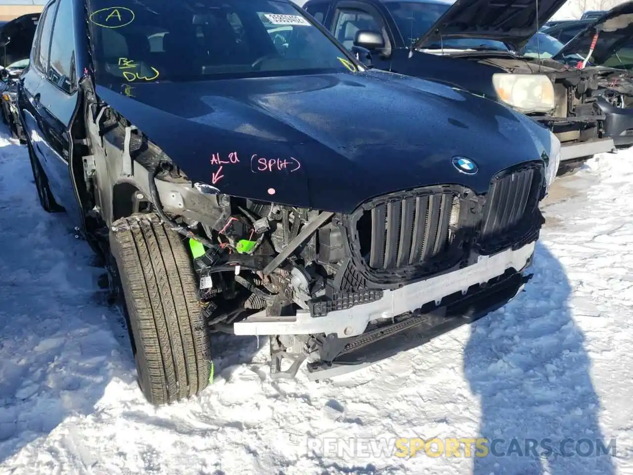 9 Photograph of a damaged car 5UXTR9C5XKLR05957 BMW X3 2019