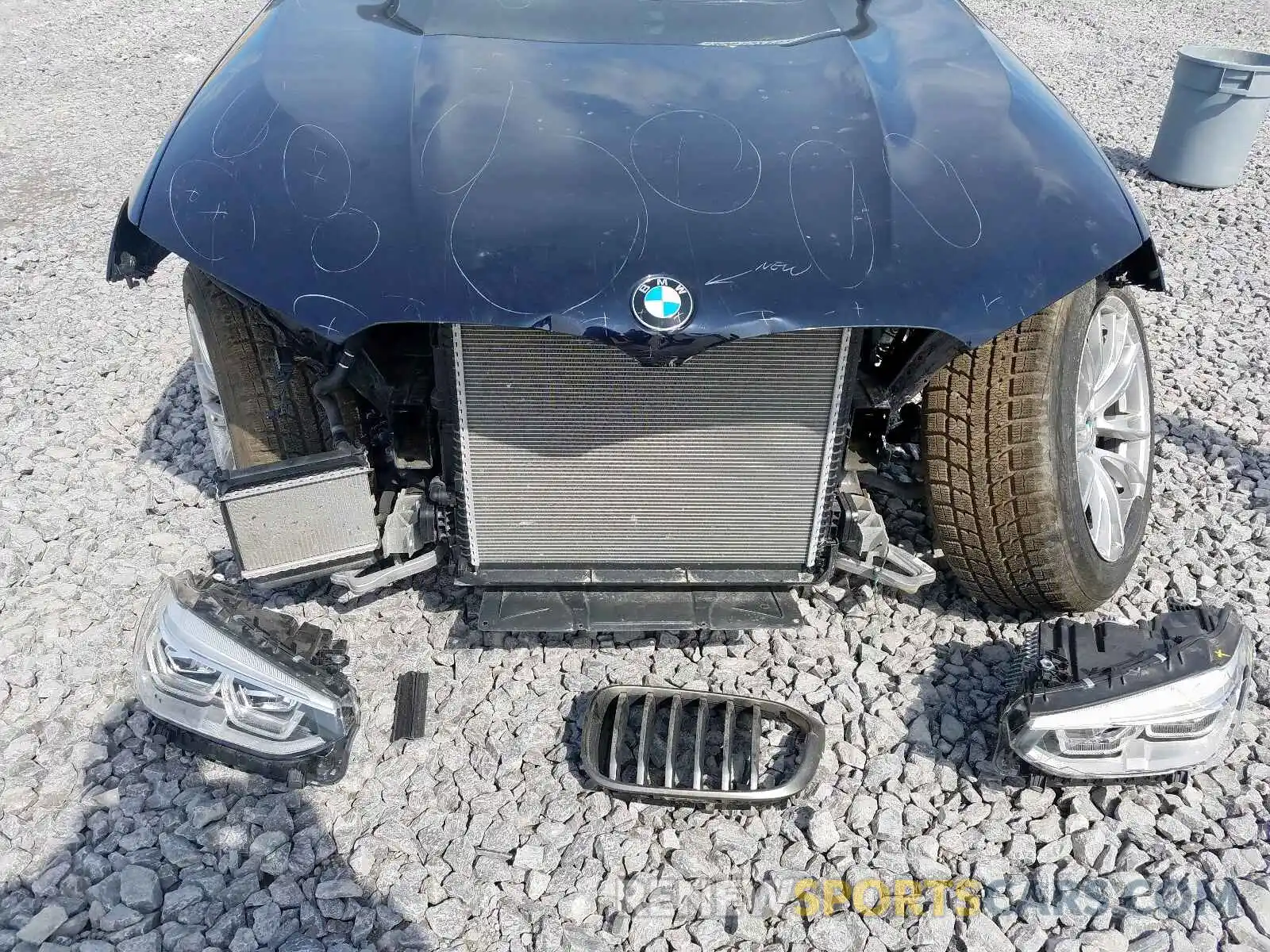 9 Photograph of a damaged car 5UXTS3C51K0Z03050 BMW X3 2019