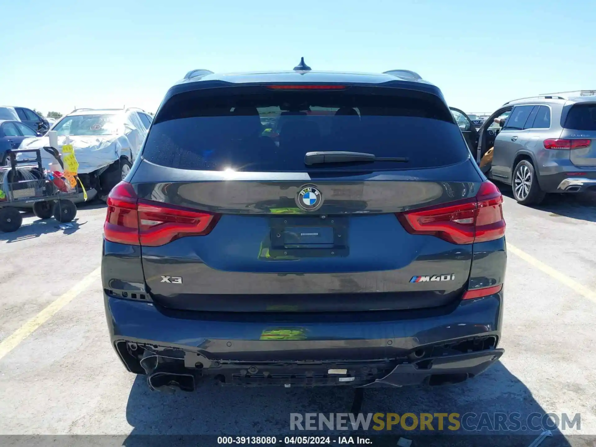 17 Photograph of a damaged car 5UXTS3C51K0Z08040 BMW X3 2019