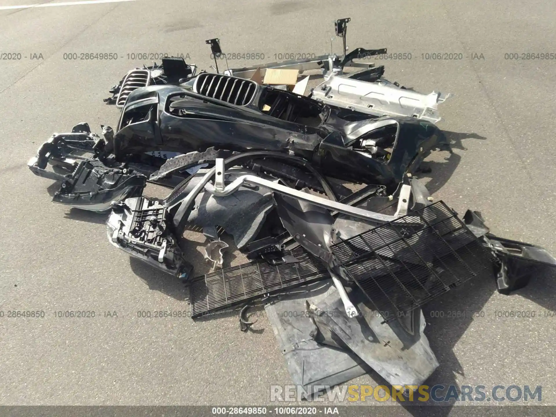 12 Photograph of a damaged car 5UXTS3C53K0Z10680 BMW X3 2019