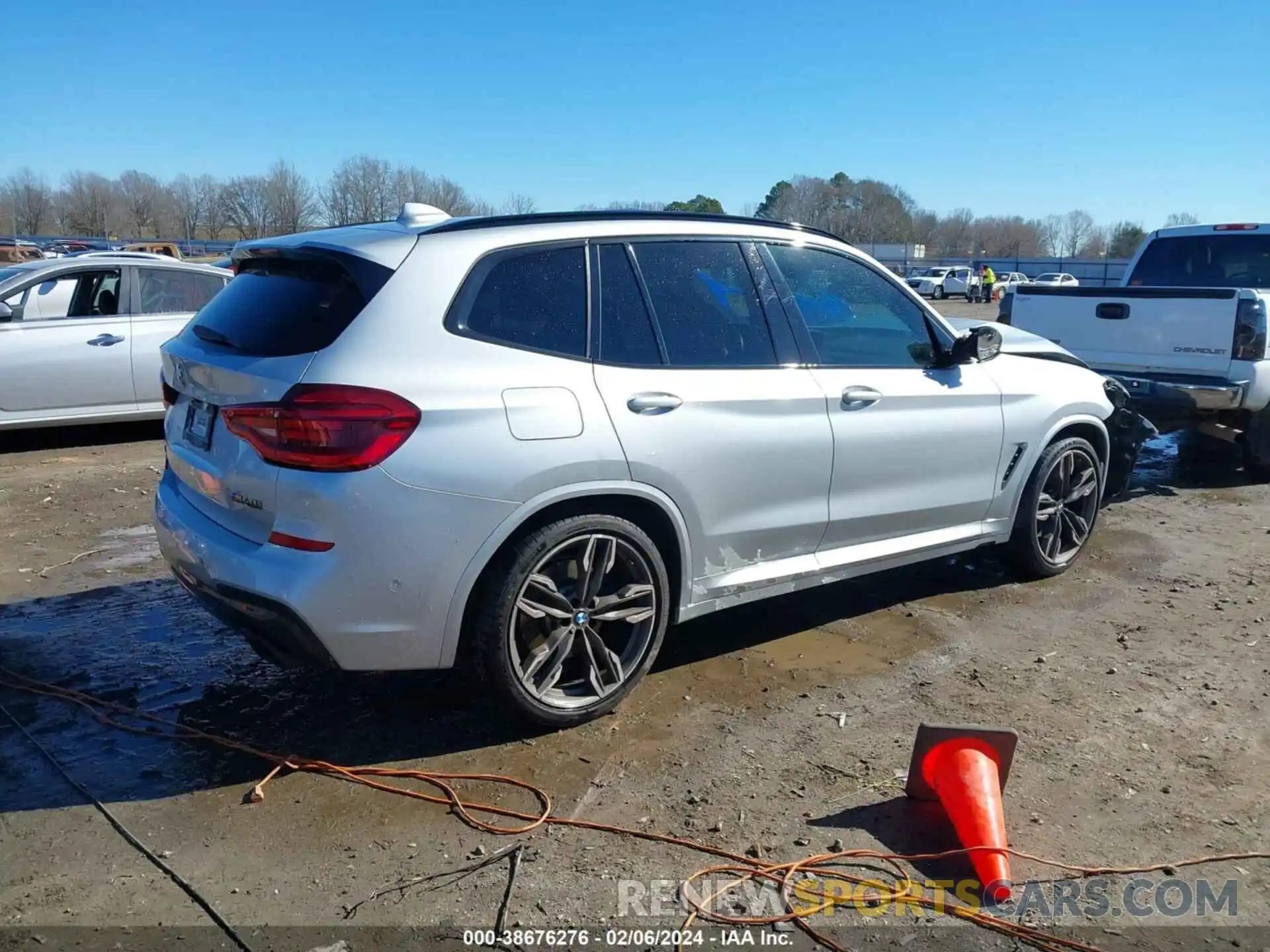 4 Photograph of a damaged car 5UXTS3C54K0Z05018 BMW X3 2019