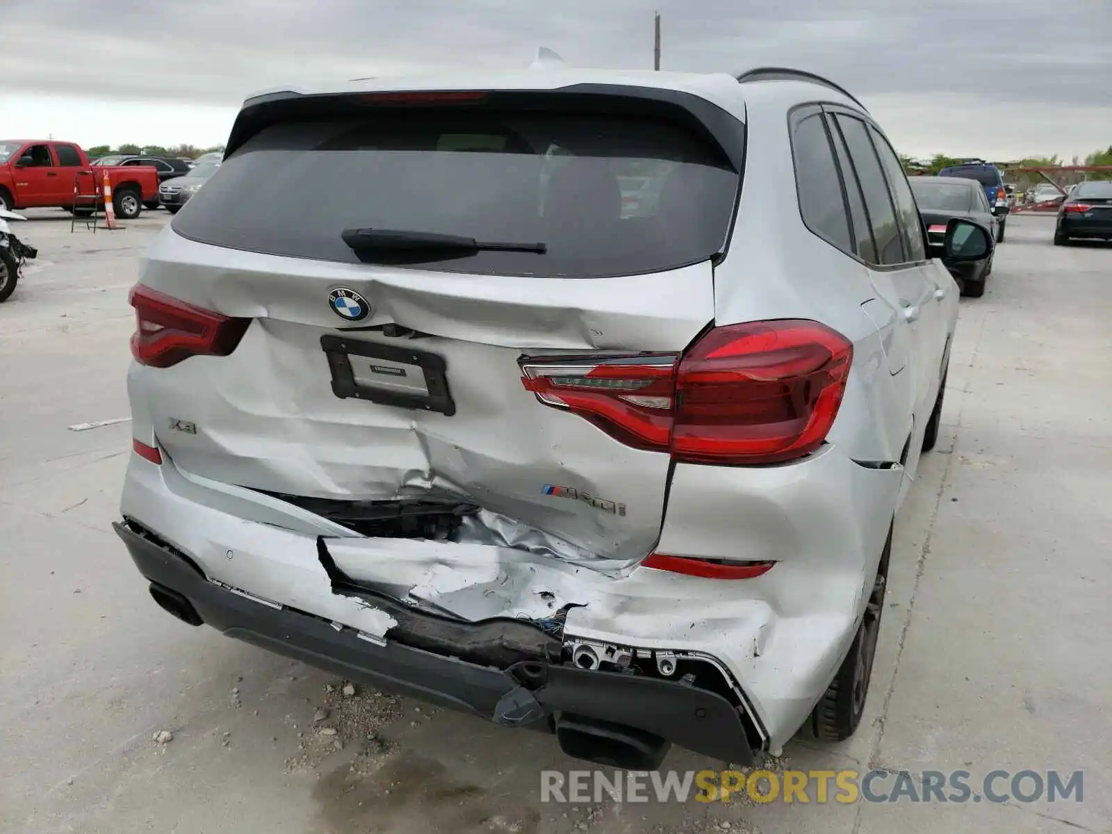 9 Photograph of a damaged car 5UXTS3C55K0Z04671 BMW X3 2019