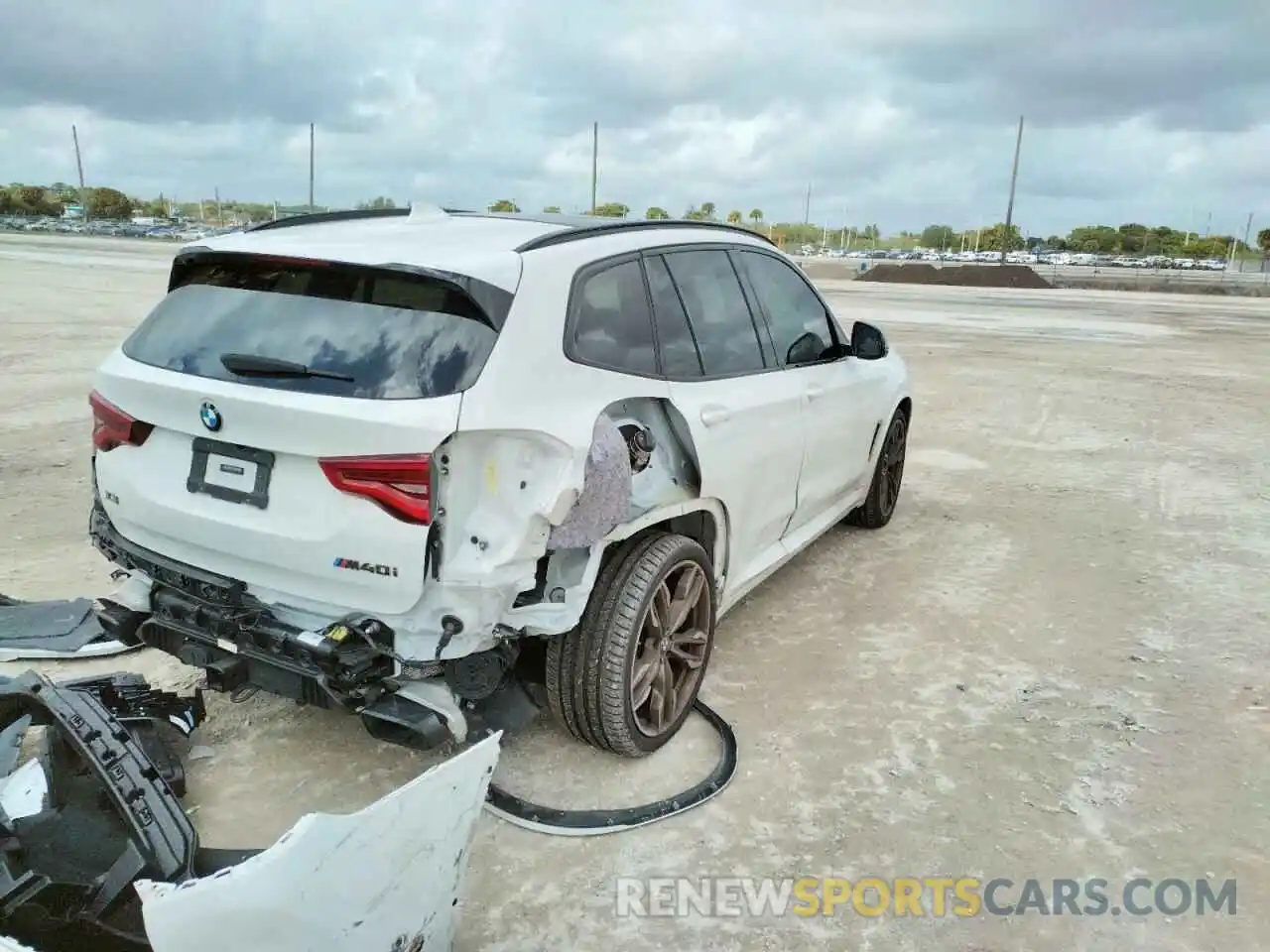 4 Photograph of a damaged car 5UXTS3C55K0Z10678 BMW X3 2019