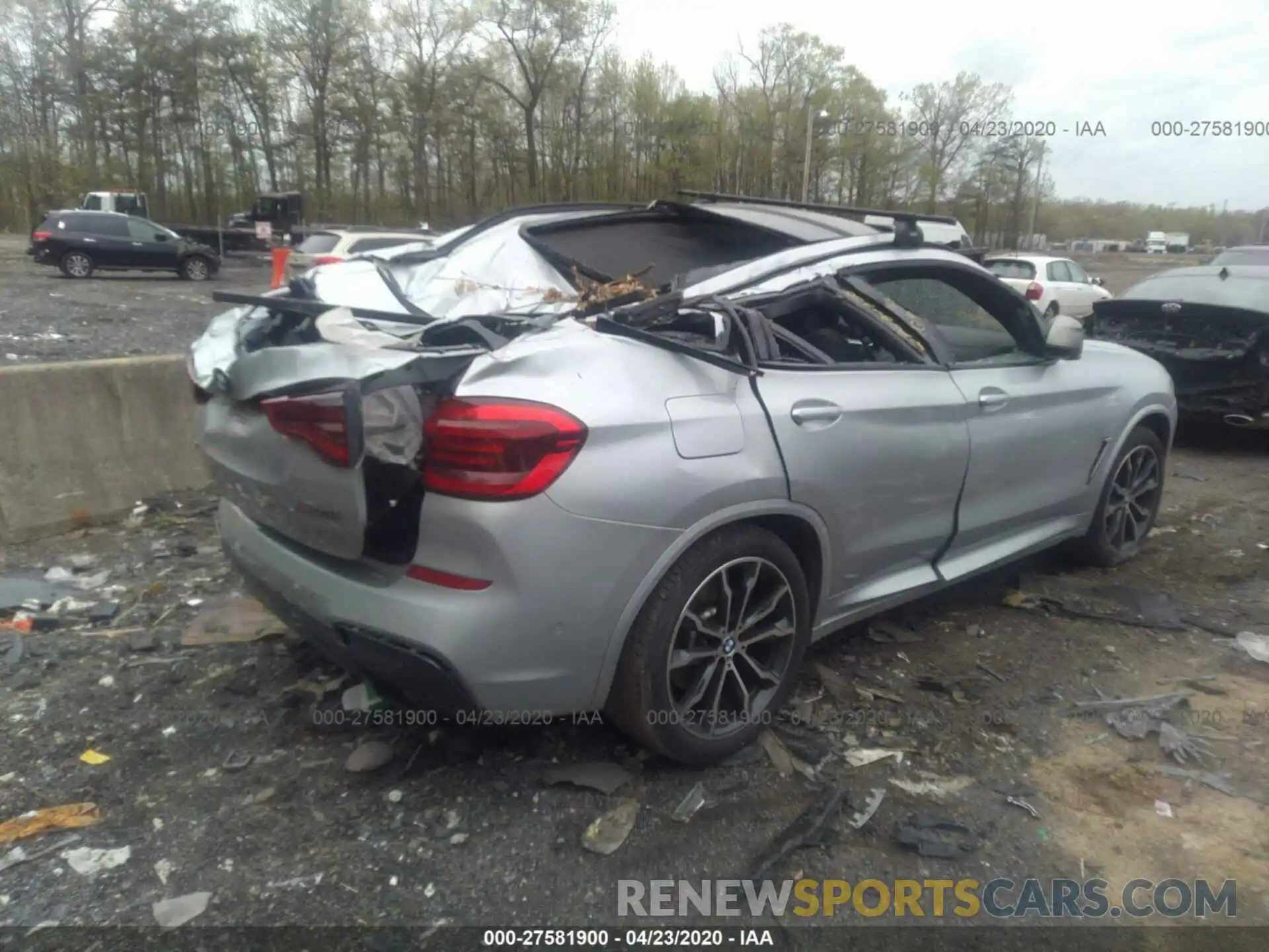 4 Photograph of a damaged car 5UXTS3C55KLR72144 BMW X3 2019