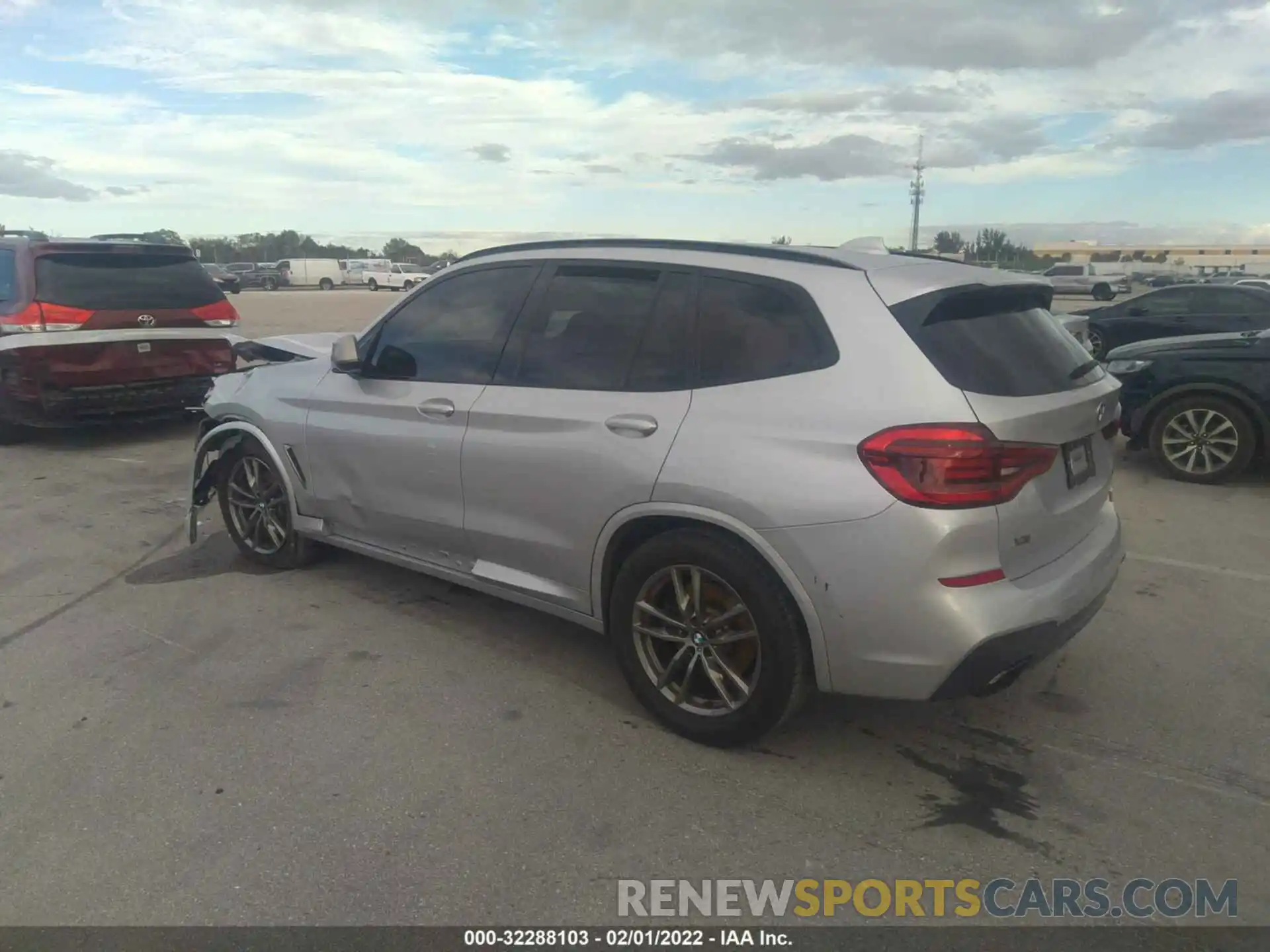 3 Photograph of a damaged car 5UXTS3C56K0Z04646 BMW X3 2019