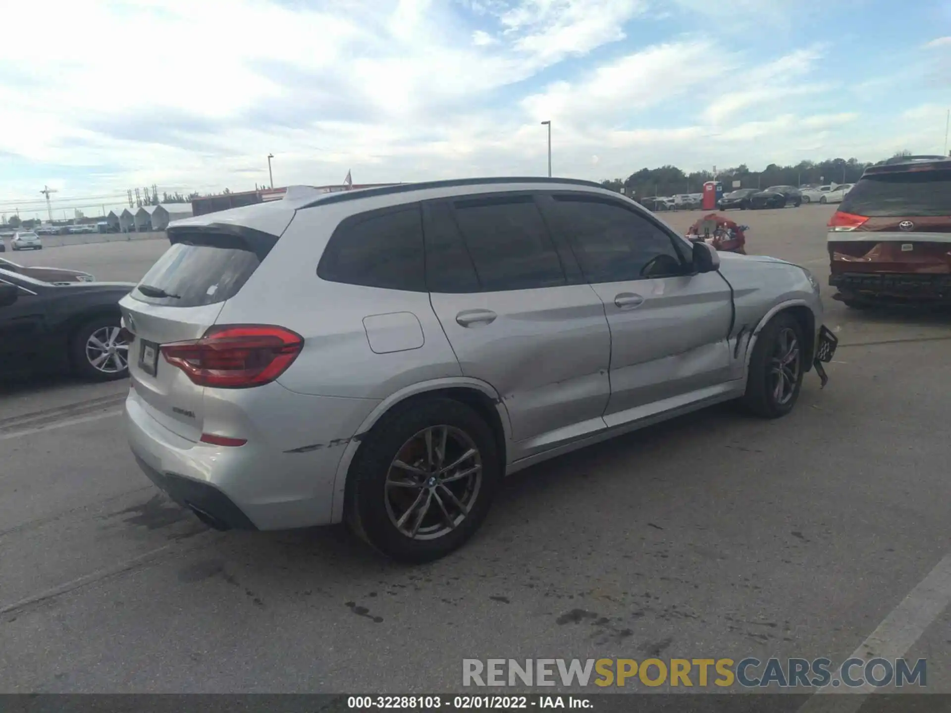 4 Photograph of a damaged car 5UXTS3C56K0Z04646 BMW X3 2019