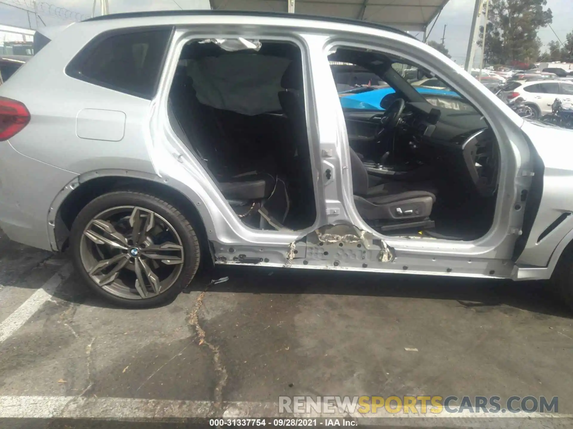 6 Photograph of a damaged car 5UXTS3C57K0Z04722 BMW X3 2019