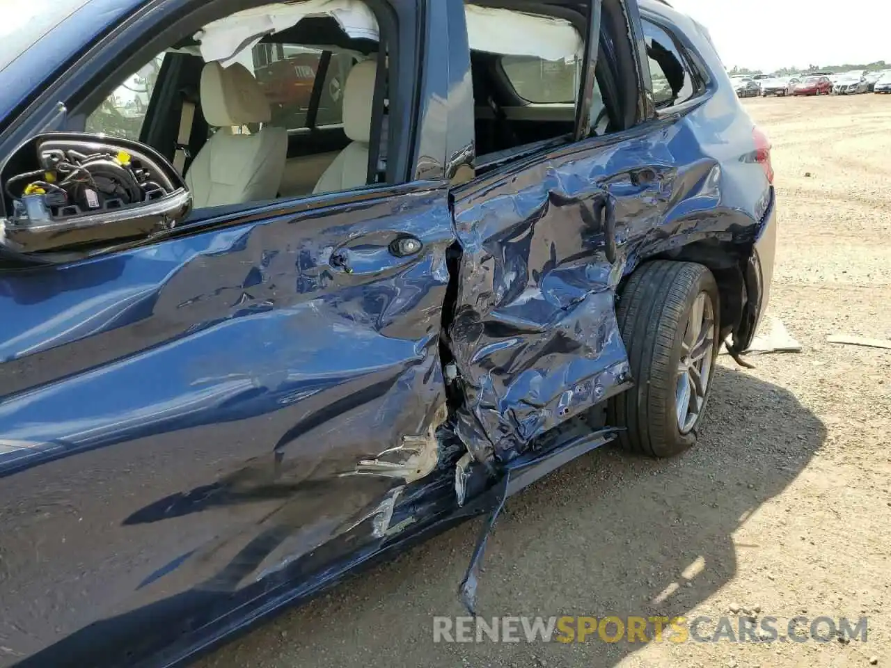 9 Photograph of a damaged car 5UXTS3C58KLR73806 BMW X3 2019