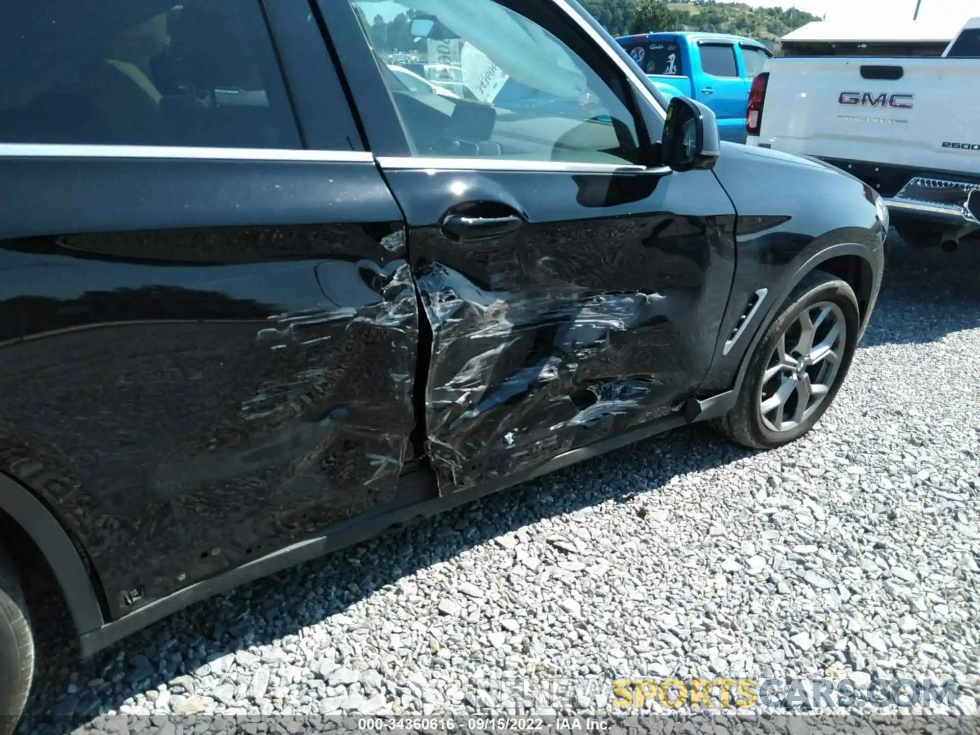 6 Photograph of a damaged car 5UXTY3C00L9B39825 BMW X3 2020