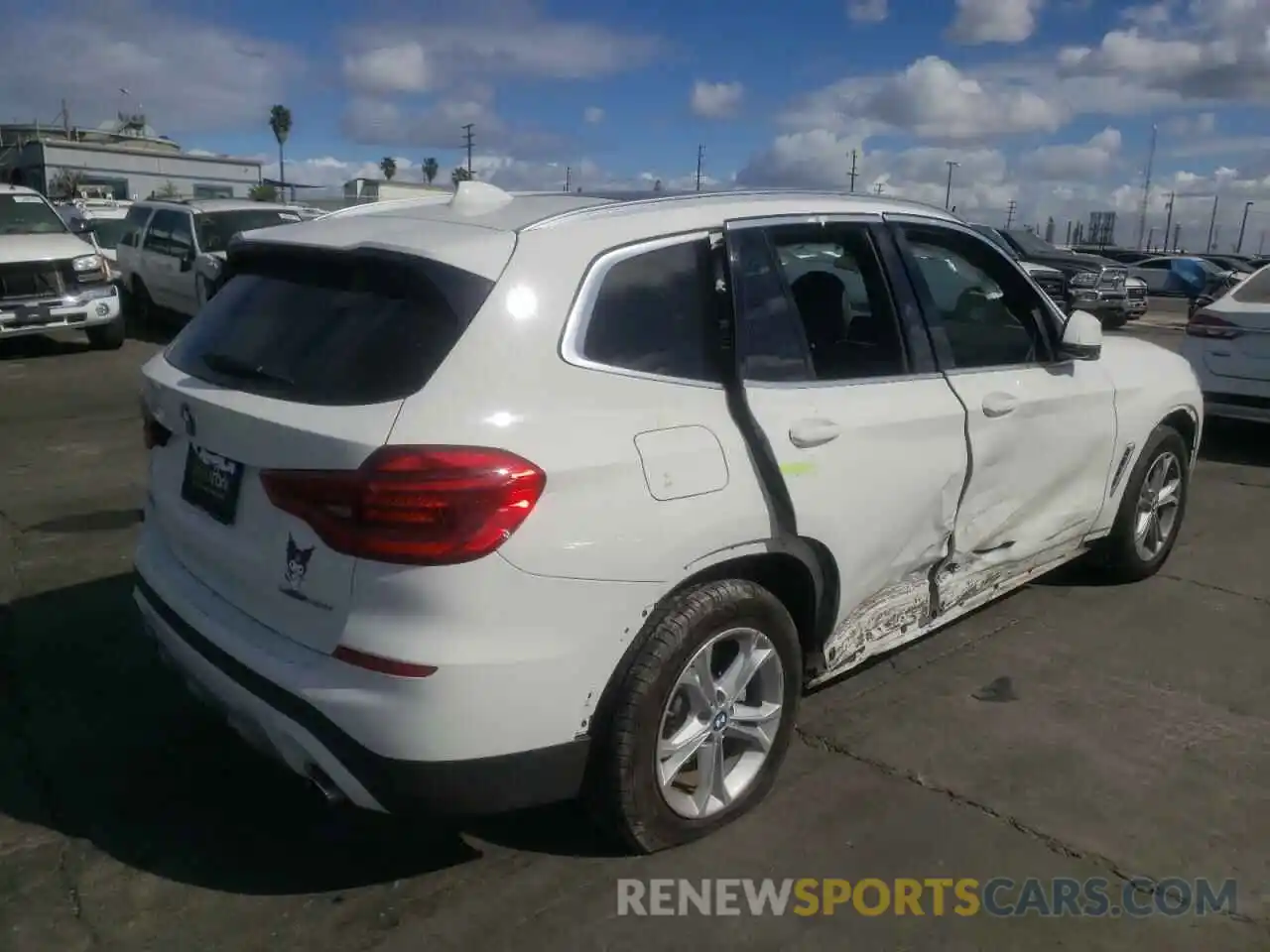 4 Фотография поврежденного автомобиля 5UXTY3C00L9C01451 BMW X3 2020