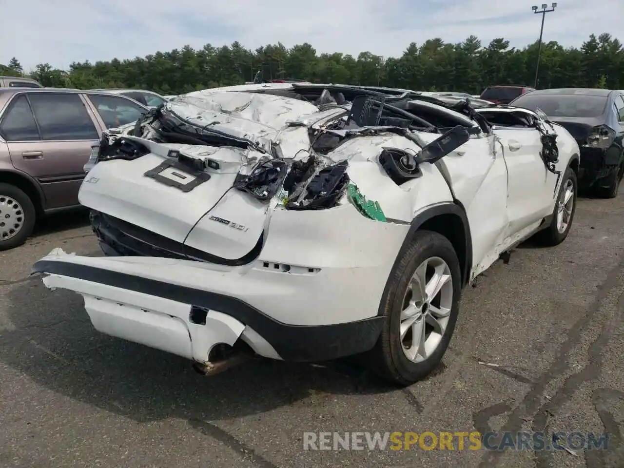 4 Photograph of a damaged car 5UXTY3C00L9C32490 BMW X3 2020