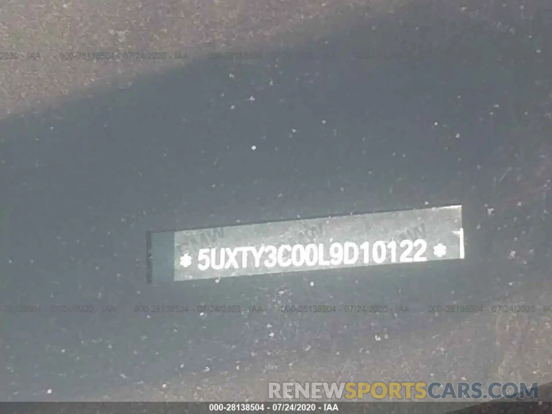 9 Photograph of a damaged car 5UXTY3C00L9D10122 BMW X3 2020
