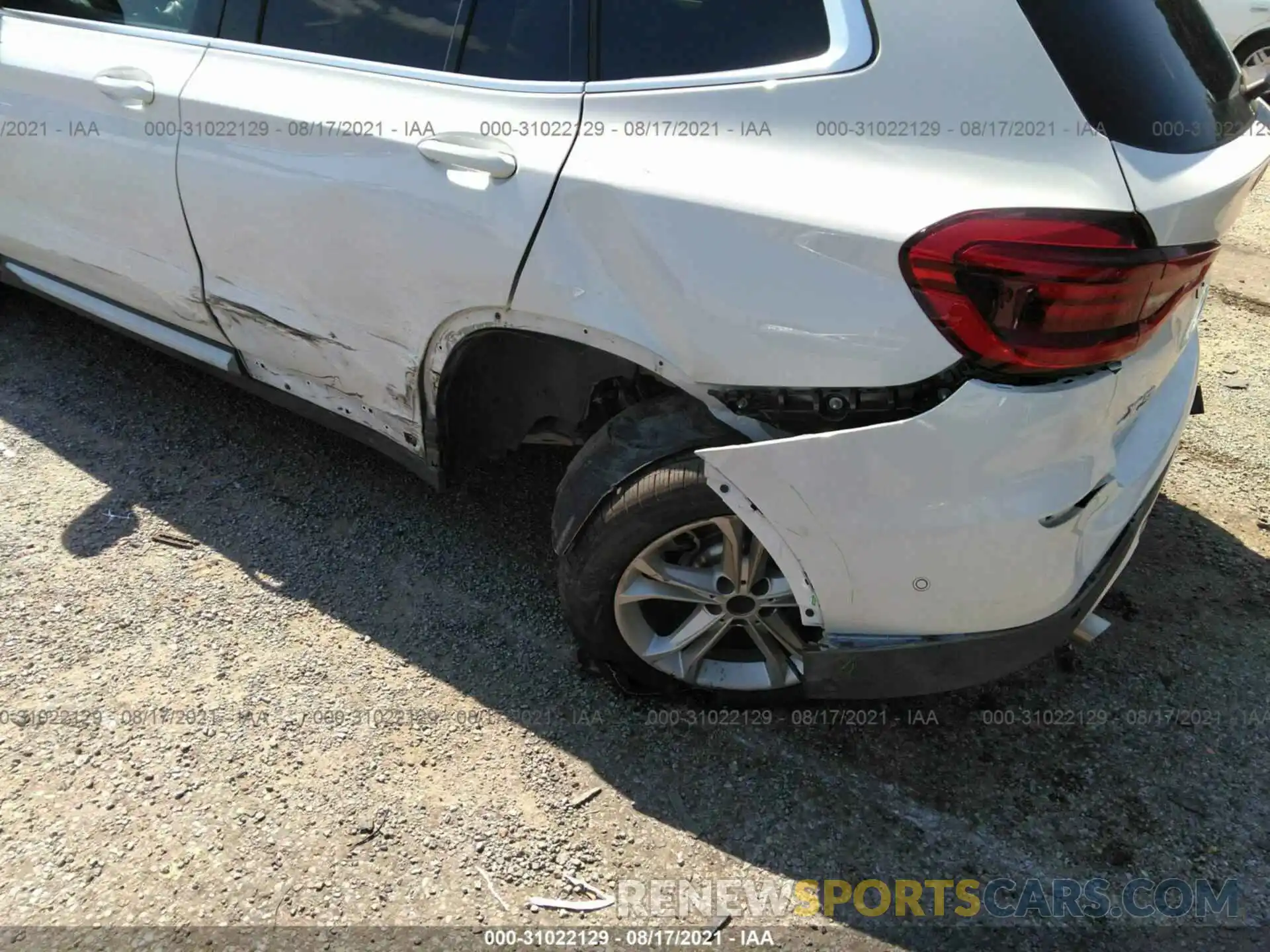 6 Photograph of a damaged car 5UXTY3C00L9D37210 BMW X3 2020