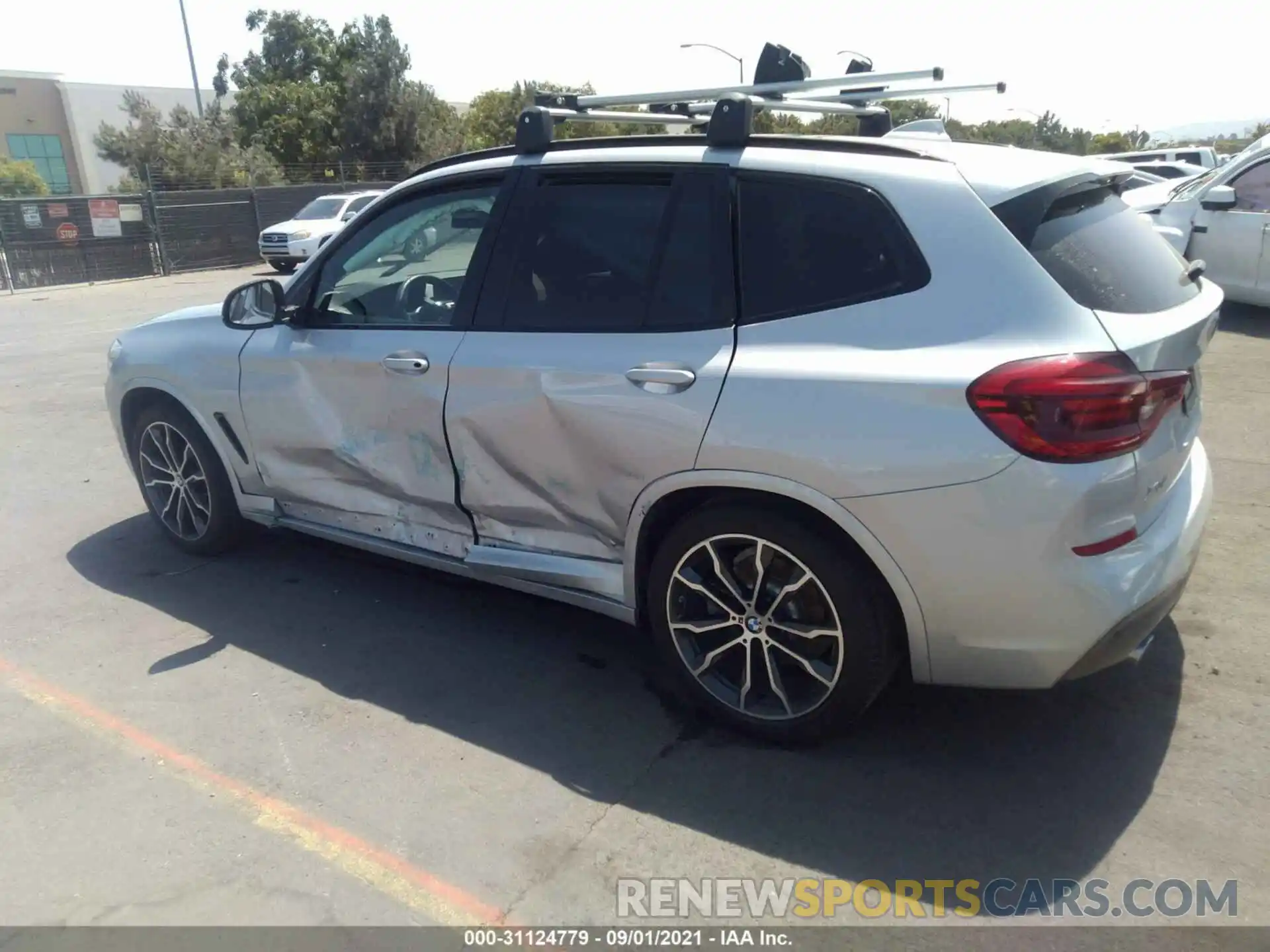 6 Photograph of a damaged car 5UXTY3C00LLU69965 BMW X3 2020