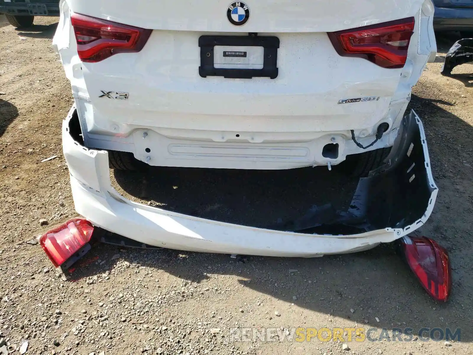 9 Photograph of a damaged car 5UXTY3C00LLU70159 BMW X3 2020