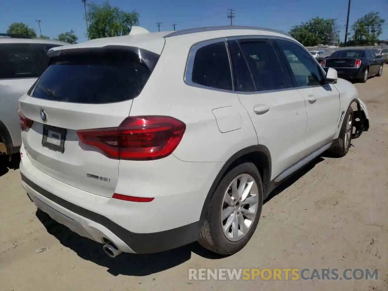 4 Photograph of a damaged car 5UXTY3C00LLU71554 BMW X3 2020